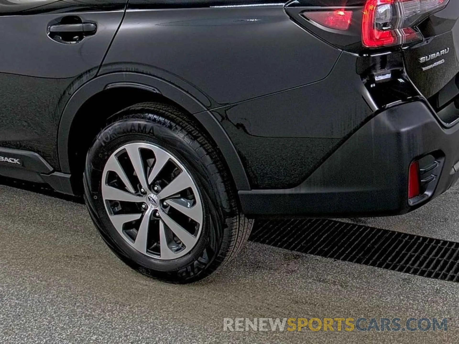 4 Photograph of a damaged car 4S4BTADC9N3217154 SUBARU OUTBACK 2022