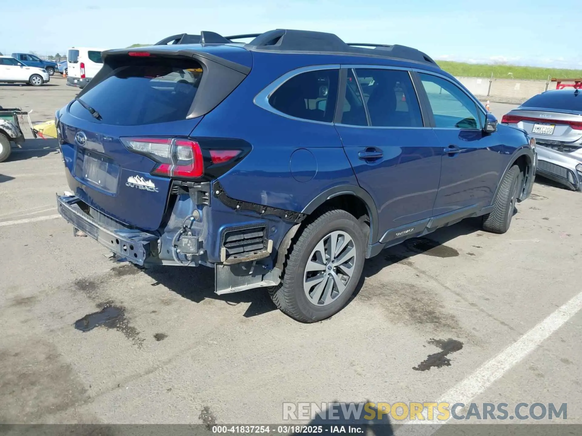 4 Photograph of a damaged car 4S4BTAFC6N3173756 SUBARU OUTBACK 2022