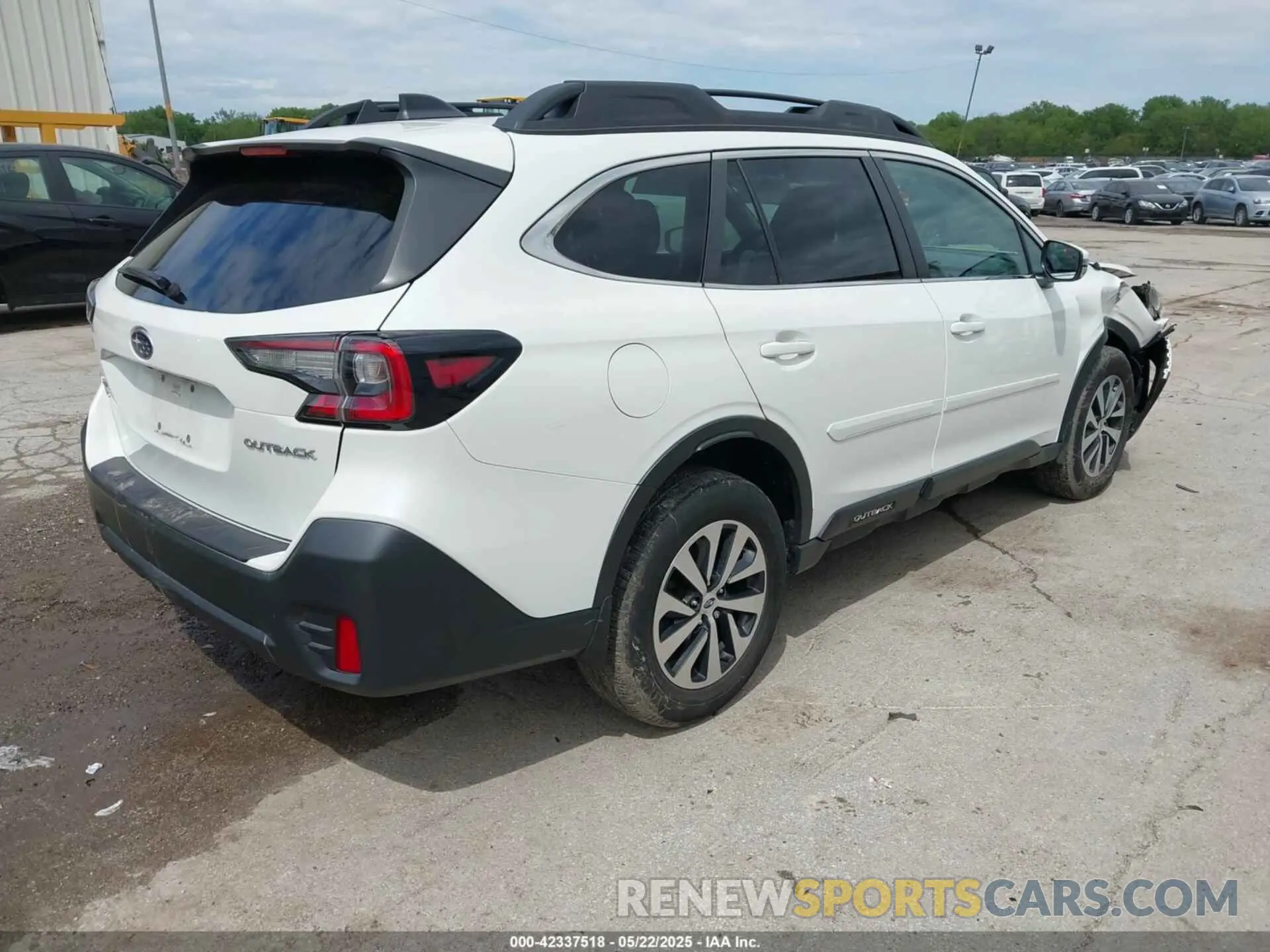 4 Photograph of a damaged car 4S4BTAFC7N3220552 SUBARU OUTBACK 2022