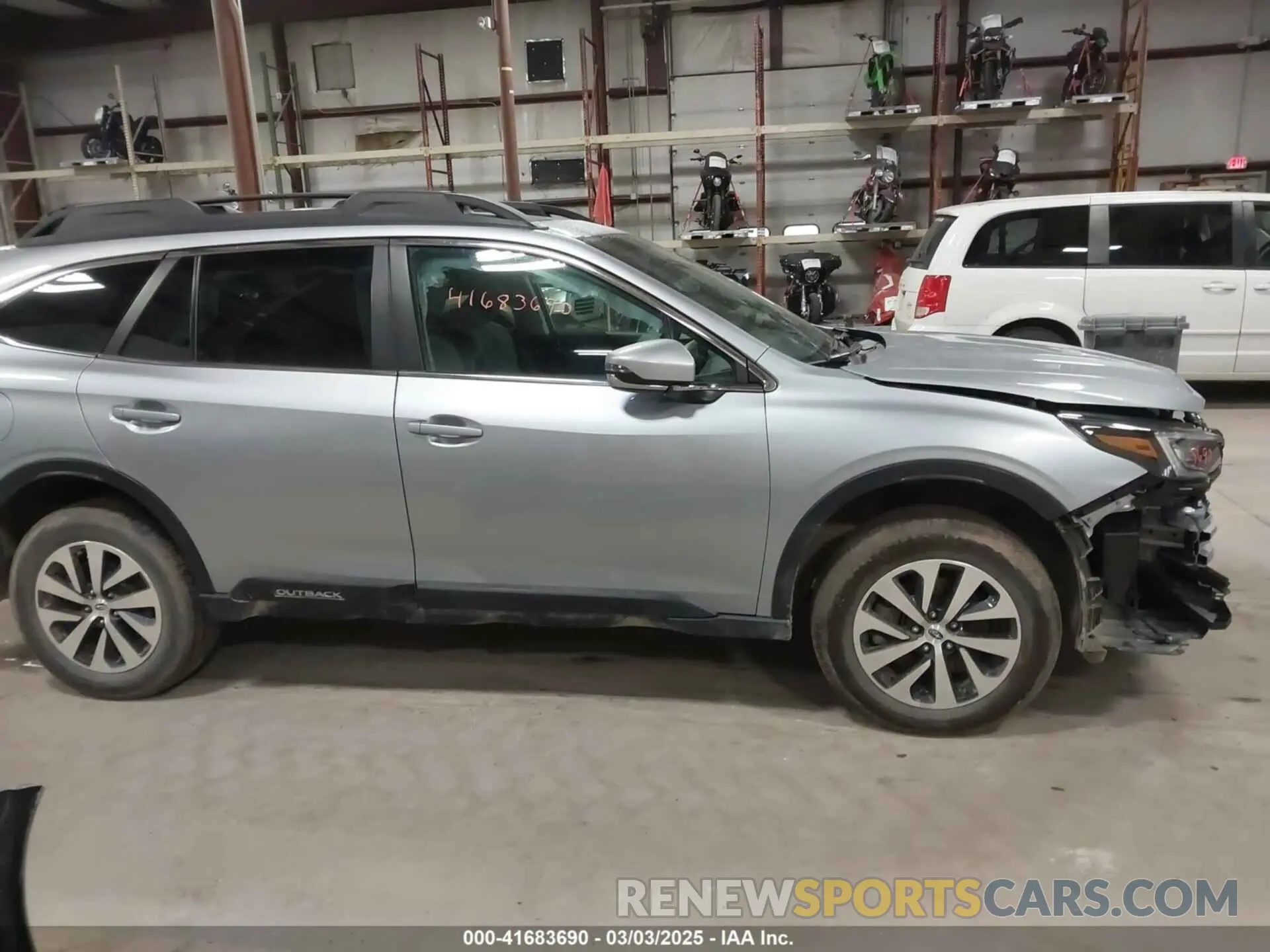 14 Photograph of a damaged car 4S4BTAFC9N3222268 SUBARU OUTBACK 2022