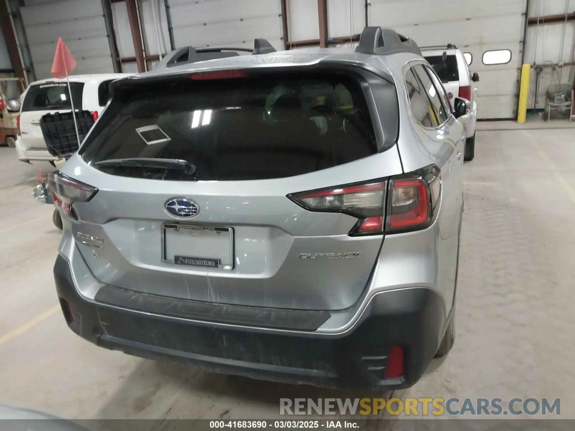 17 Photograph of a damaged car 4S4BTAFC9N3222268 SUBARU OUTBACK 2022