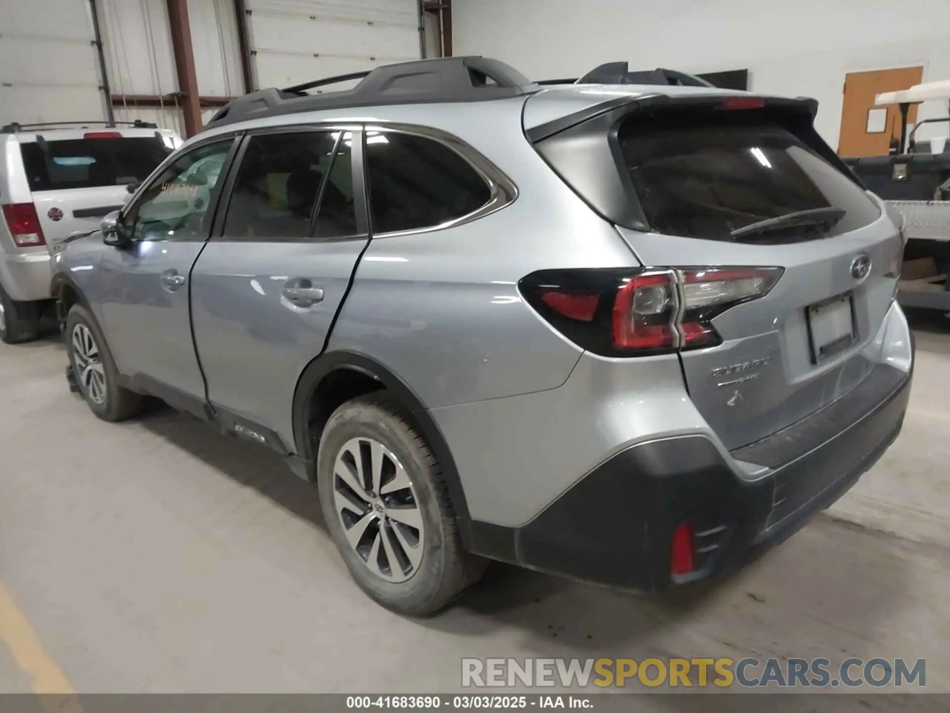 3 Photograph of a damaged car 4S4BTAFC9N3222268 SUBARU OUTBACK 2022