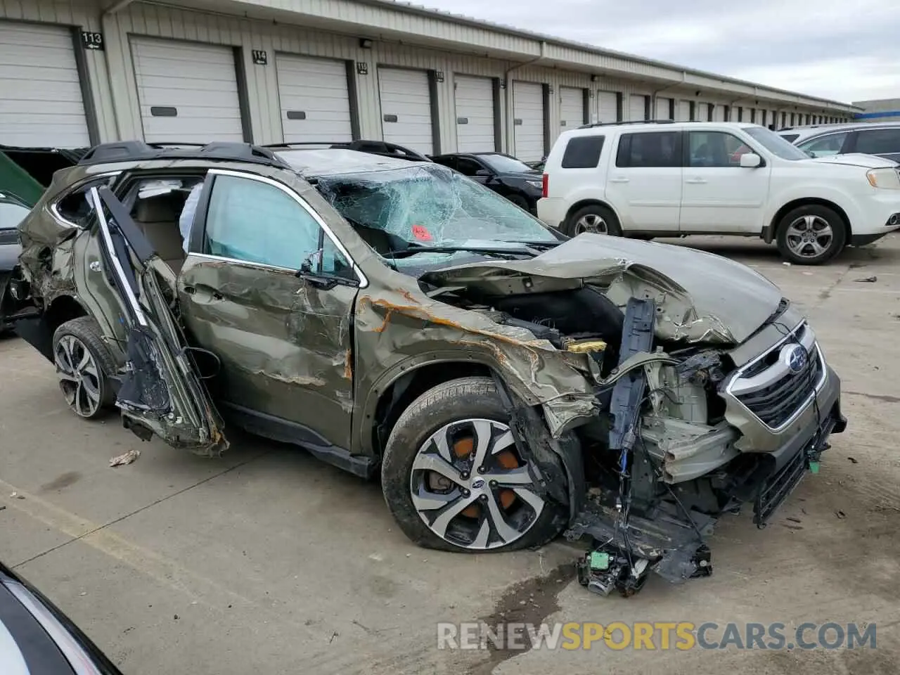 4 Photograph of a damaged car 4S4BTAMC1N3106985 SUBARU OUTBACK 2022