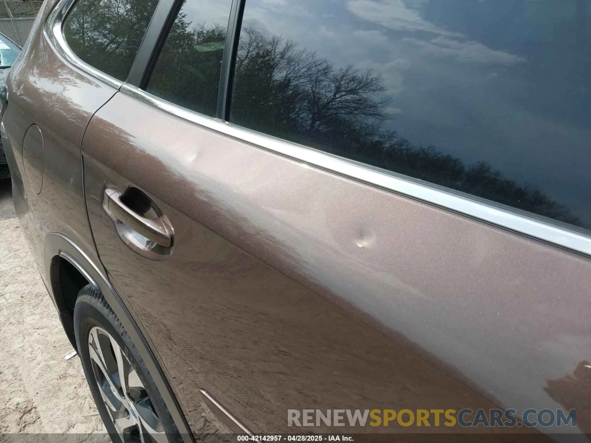 19 Photograph of a damaged car 4S4BTANC8N3197171 SUBARU OUTBACK 2022