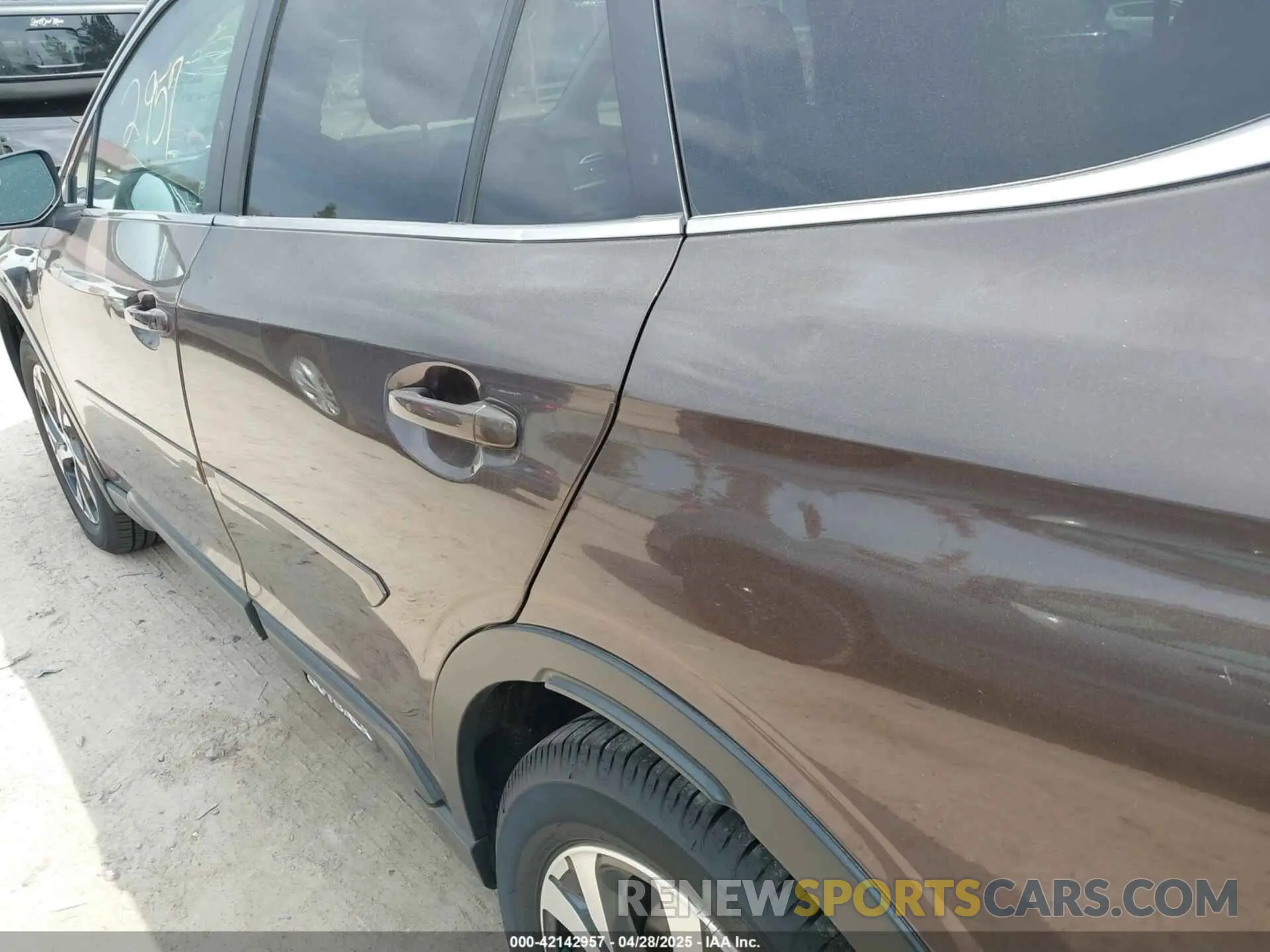21 Photograph of a damaged car 4S4BTANC8N3197171 SUBARU OUTBACK 2022