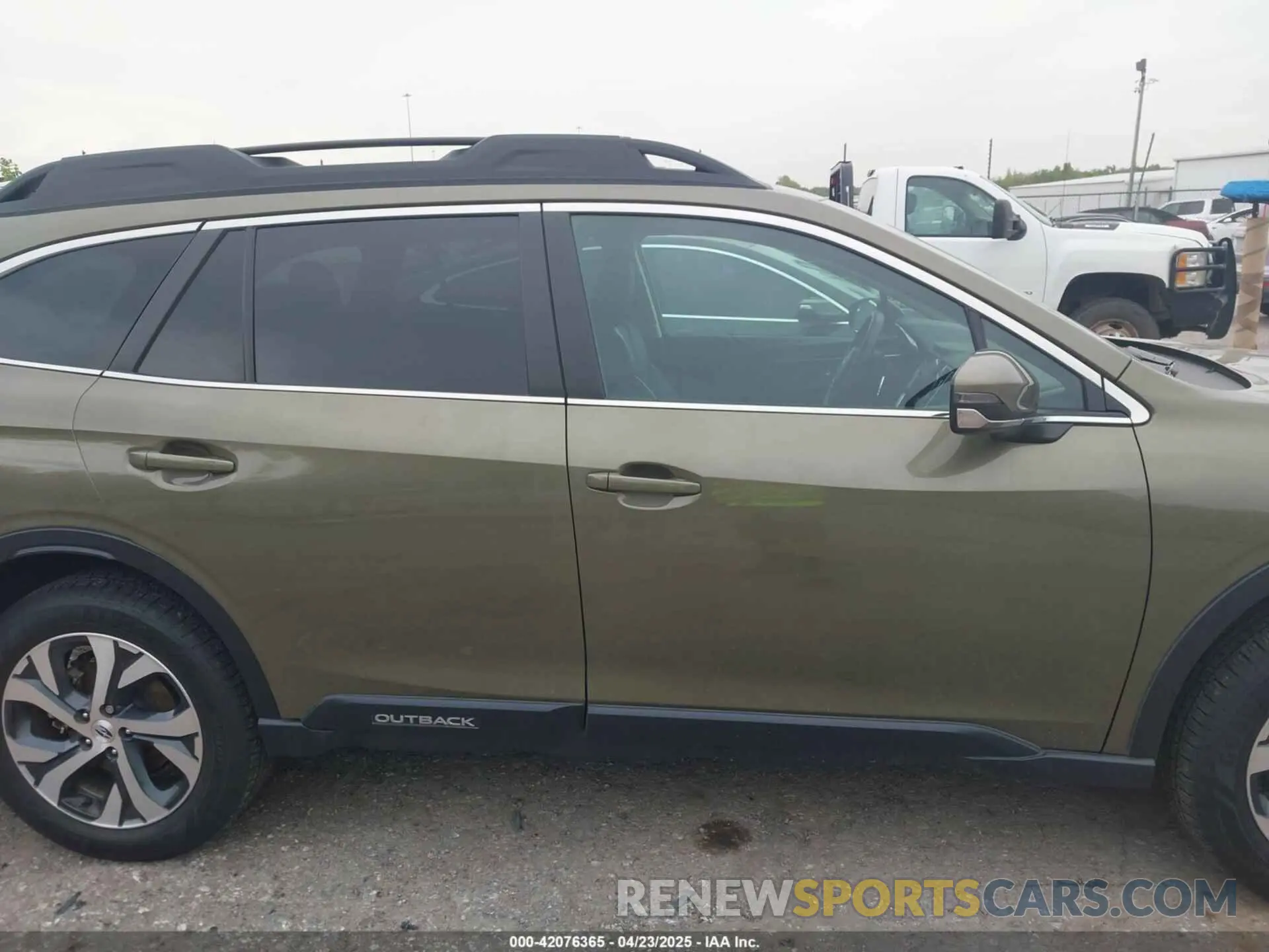 13 Photograph of a damaged car 4S4BTANC9N3165989 SUBARU OUTBACK 2022