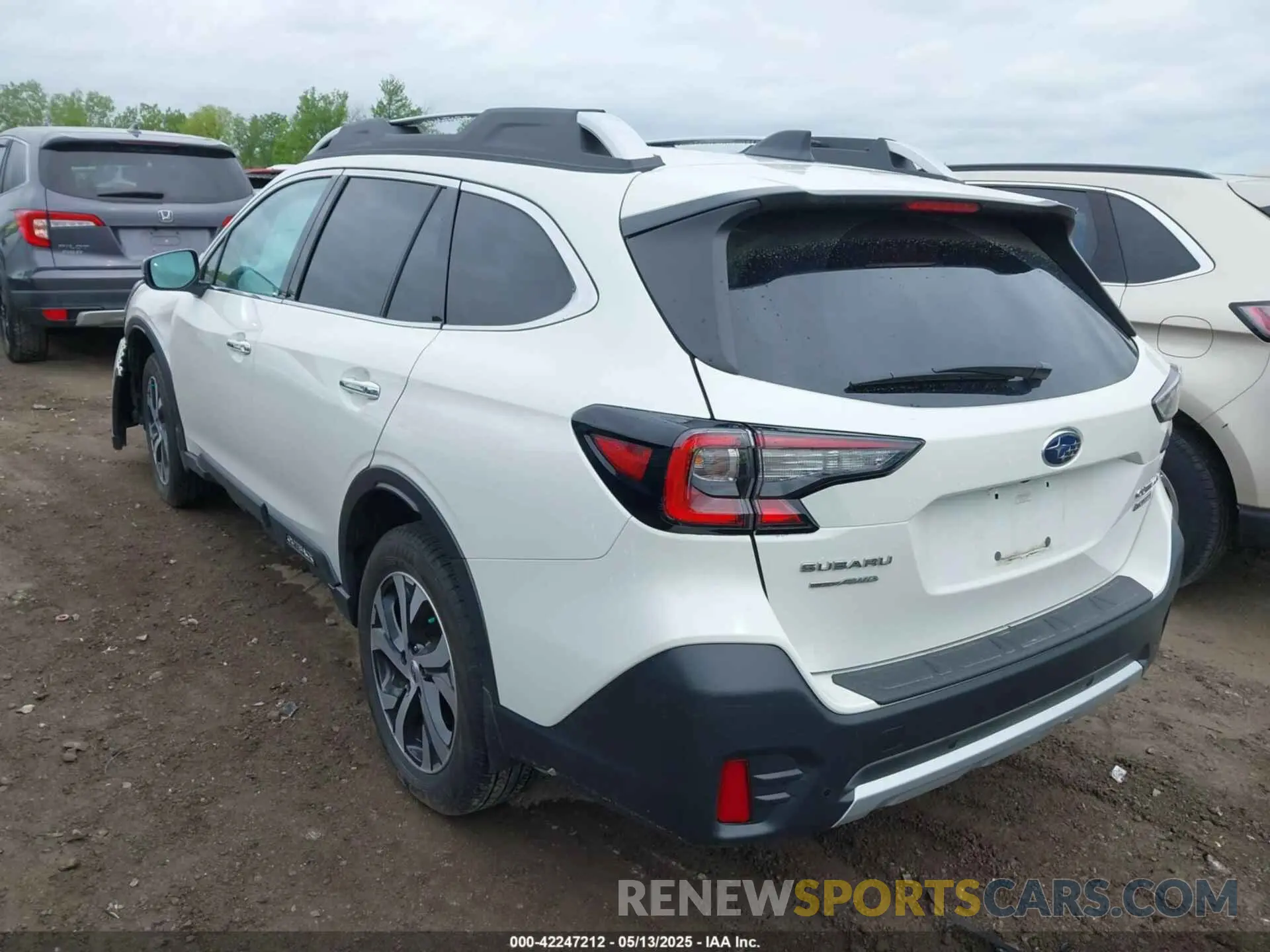 3 Photograph of a damaged car 4S4BTAPC1N3217113 SUBARU OUTBACK 2022