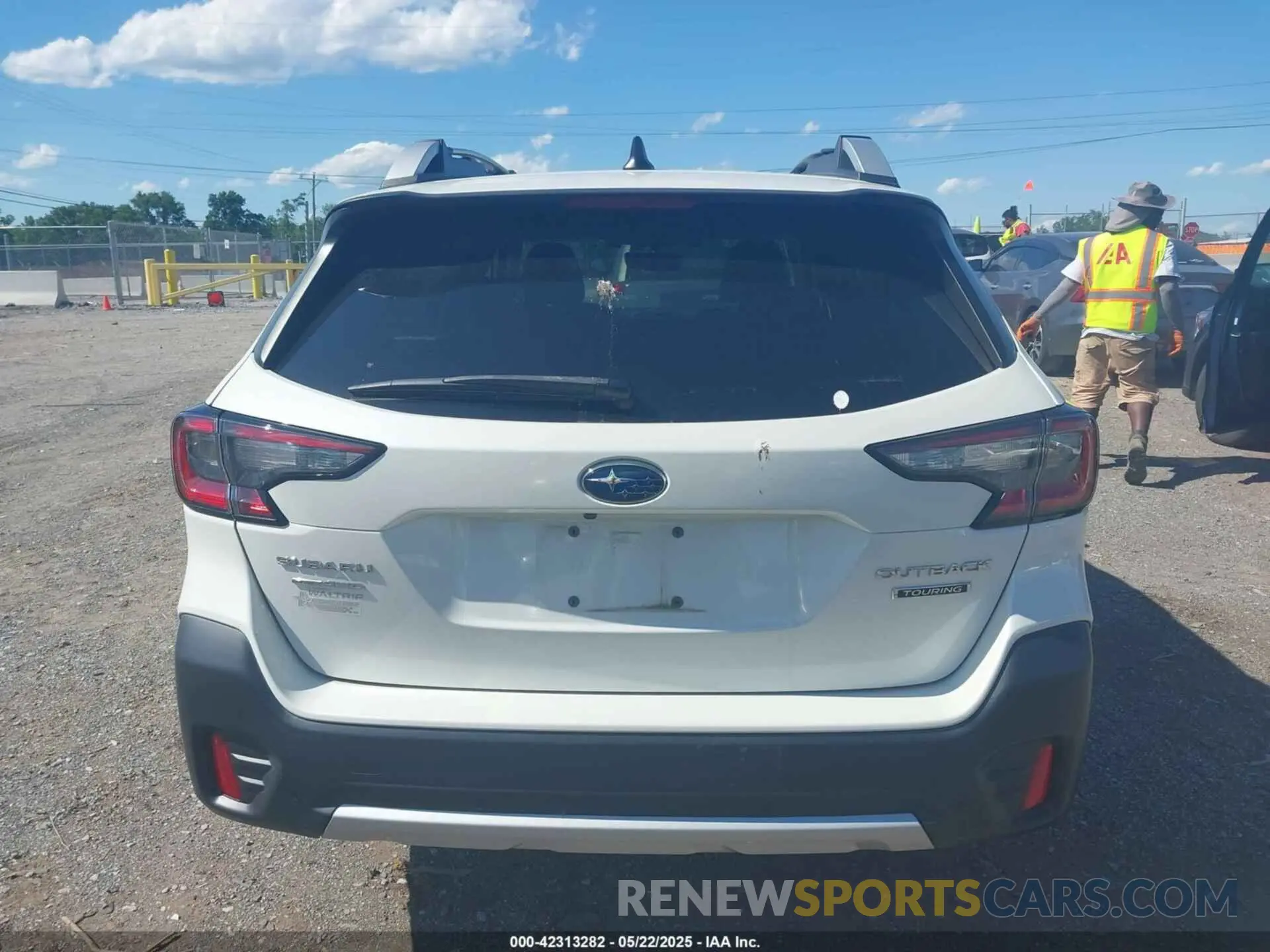 16 Photograph of a damaged car 4S4BTAPC8N3228237 SUBARU OUTBACK 2022