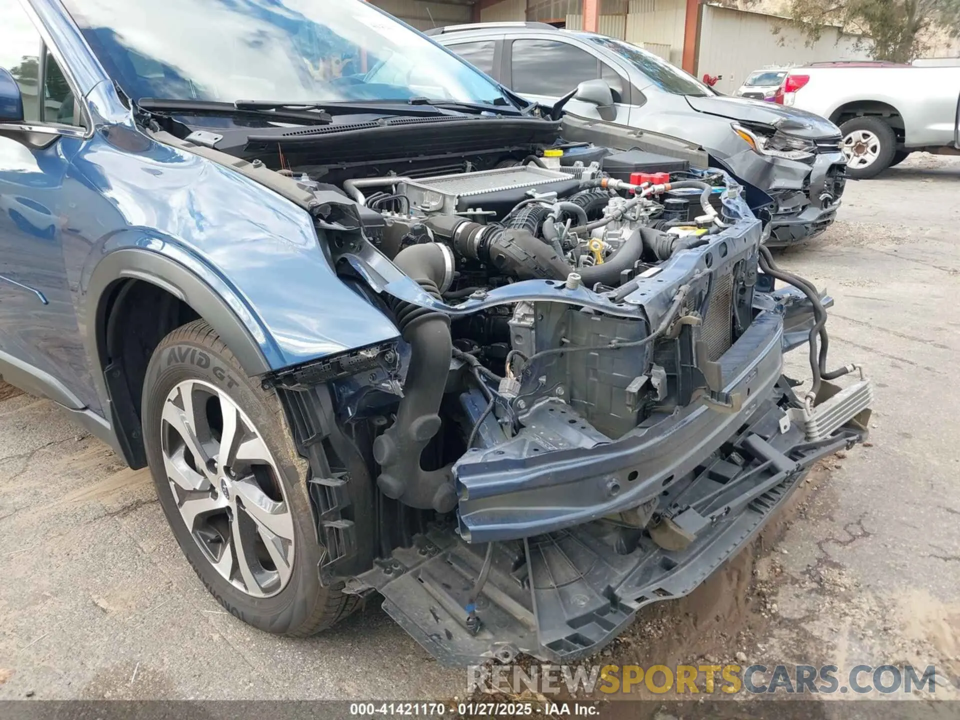 18 Photograph of a damaged car 4S4BTGND2N3228104 SUBARU OUTBACK 2022