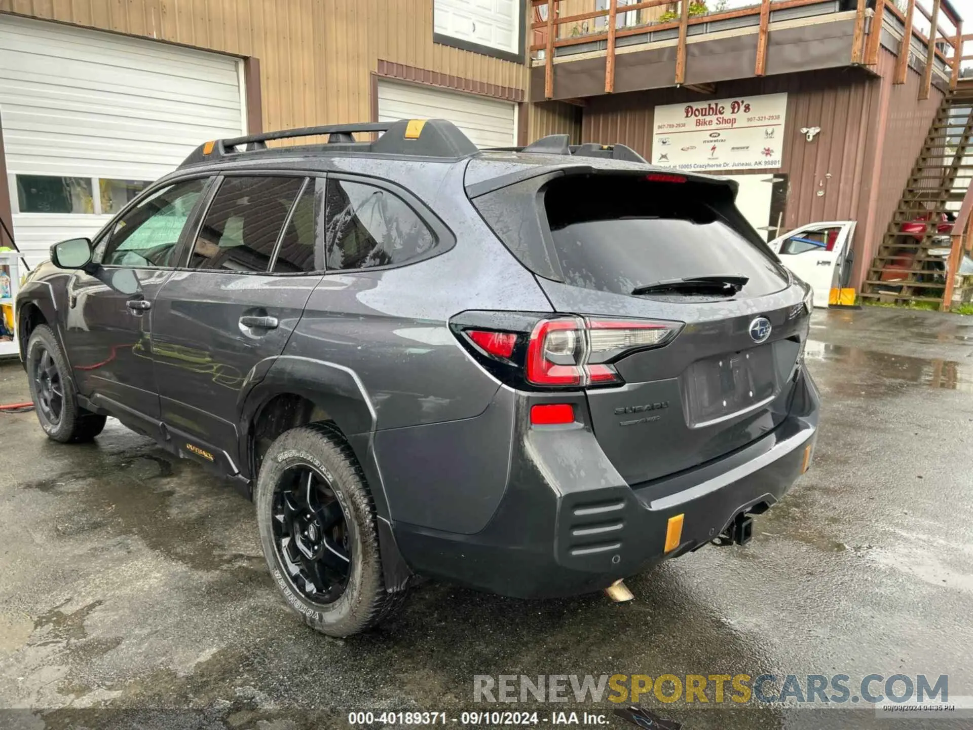 3 Photograph of a damaged car 4S4BTGSD2N3206172 SUBARU OUTBACK 2022