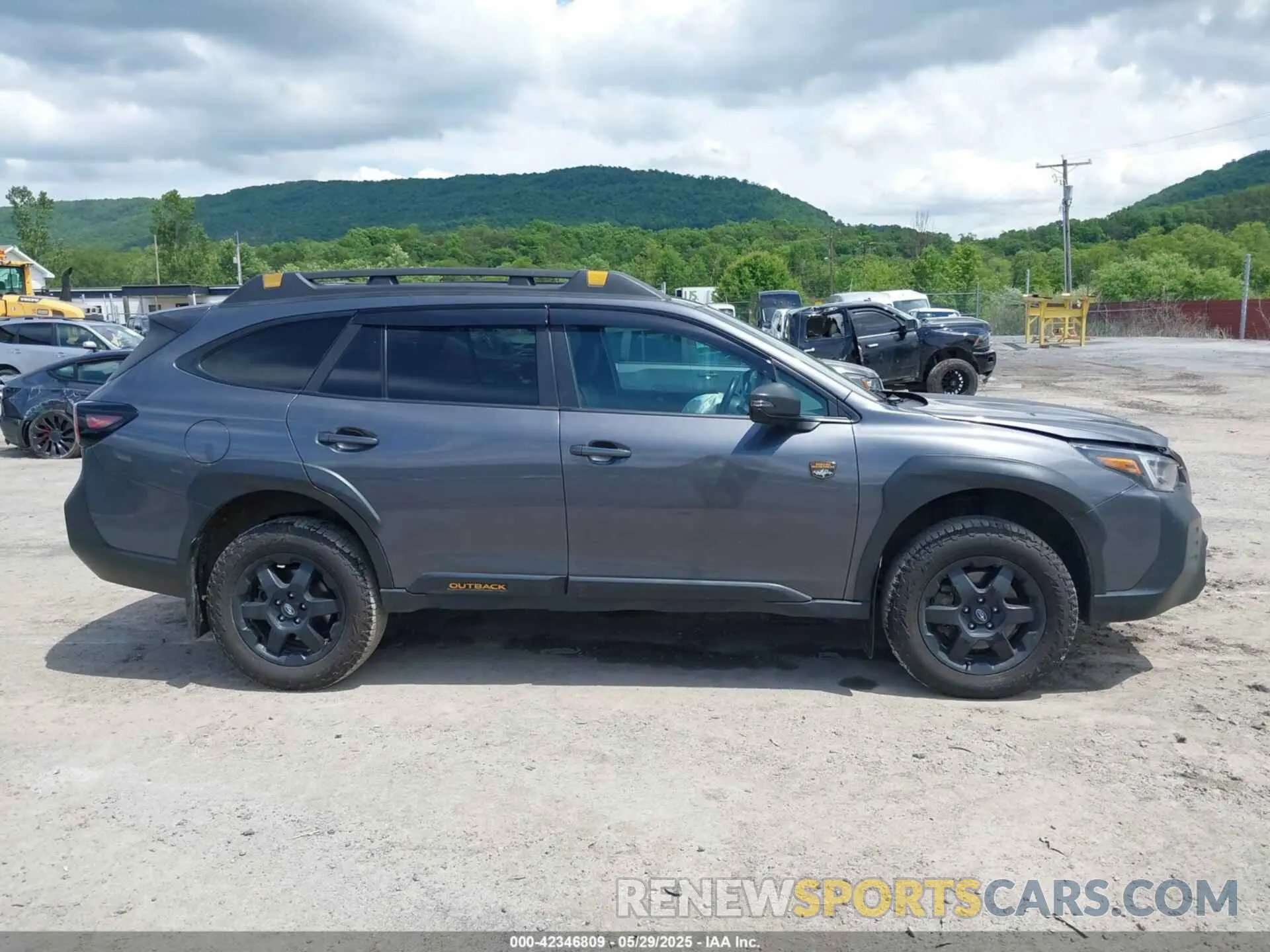 13 Photograph of a damaged car 4S4BTGUD6N3249555 SUBARU OUTBACK 2022