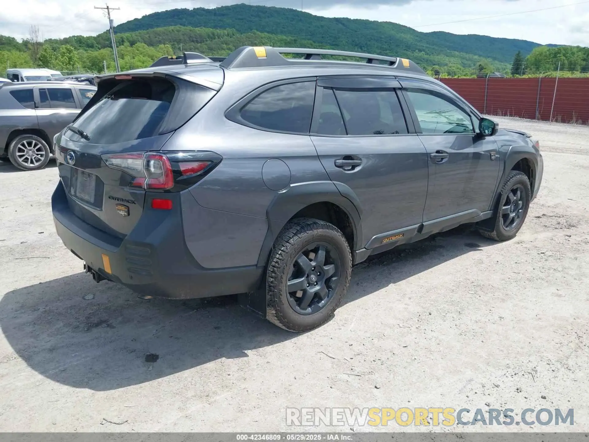 4 Photograph of a damaged car 4S4BTGUD6N3249555 SUBARU OUTBACK 2022