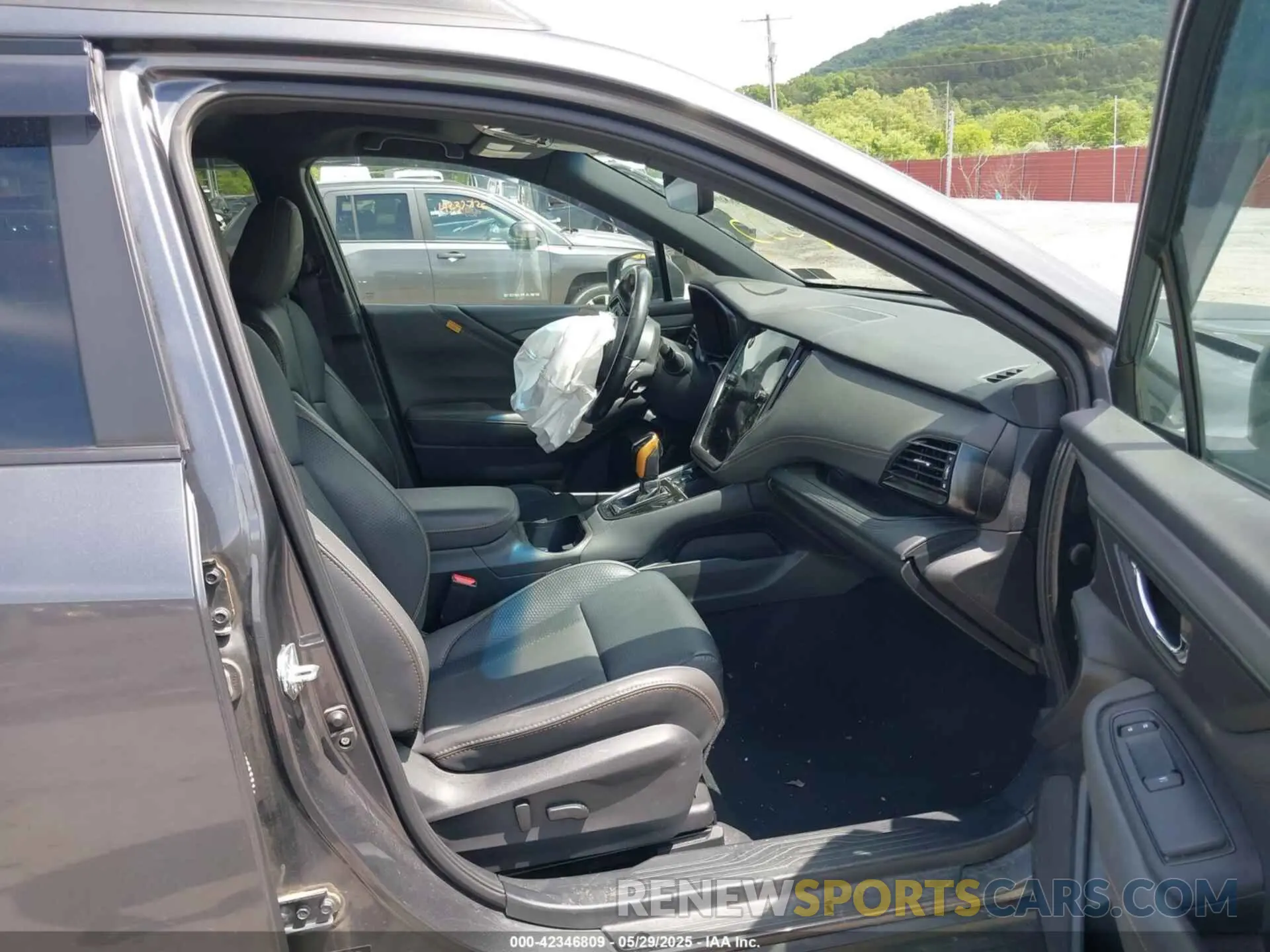 5 Photograph of a damaged car 4S4BTGUD6N3249555 SUBARU OUTBACK 2022