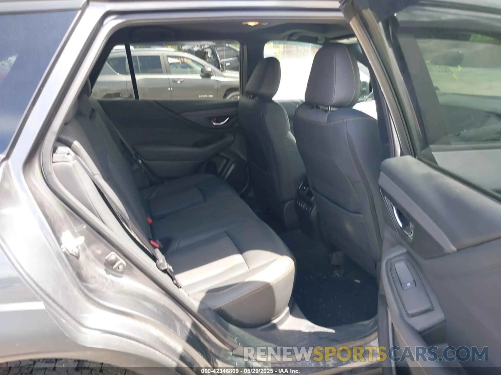 8 Photograph of a damaged car 4S4BTGUD6N3249555 SUBARU OUTBACK 2022
