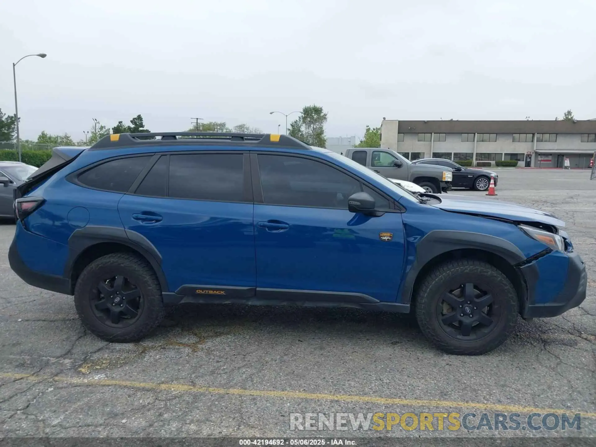 13 Photograph of a damaged car 4S4BTGUD9N3208305 SUBARU OUTBACK 2022
