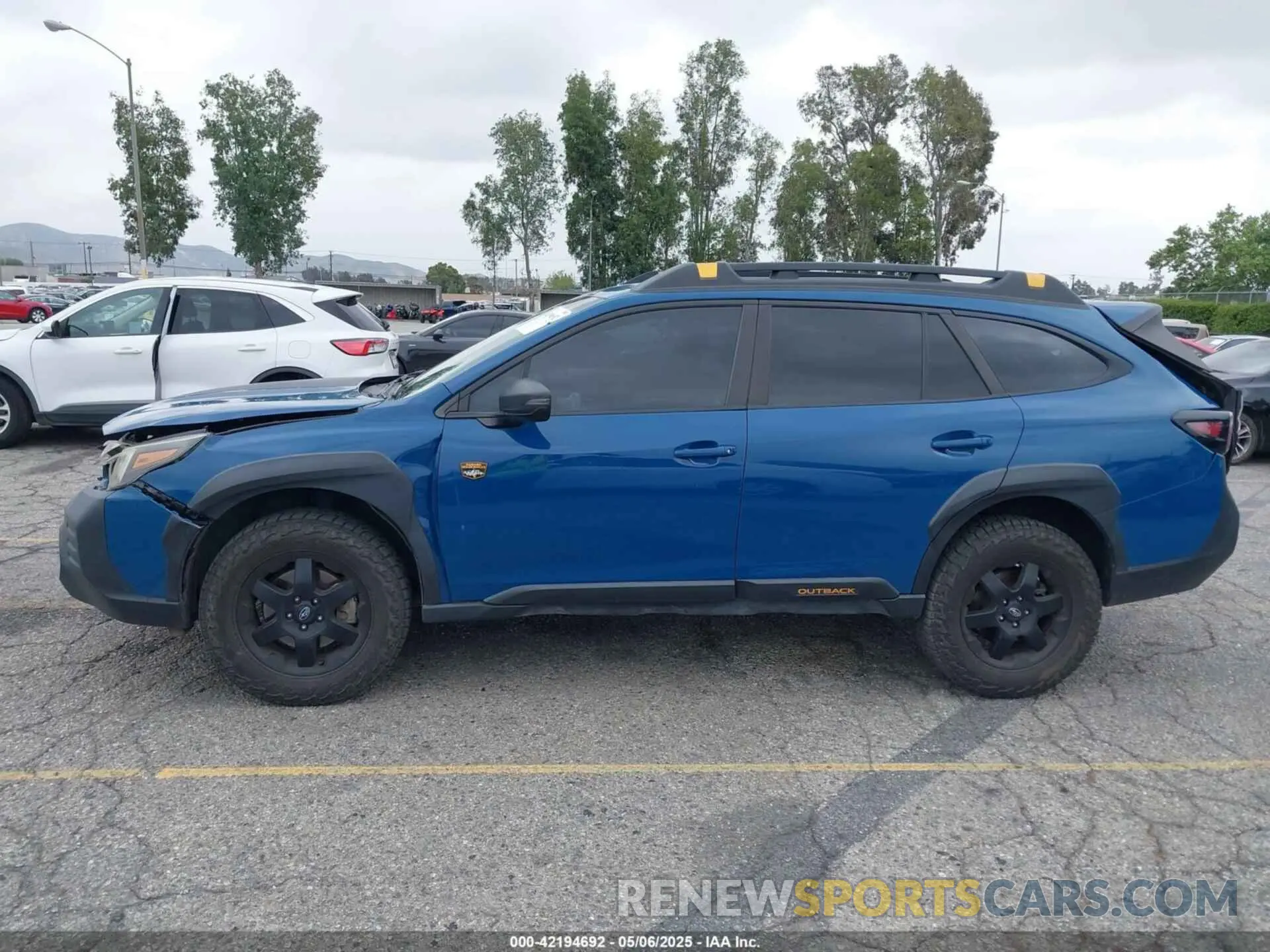 14 Photograph of a damaged car 4S4BTGUD9N3208305 SUBARU OUTBACK 2022
