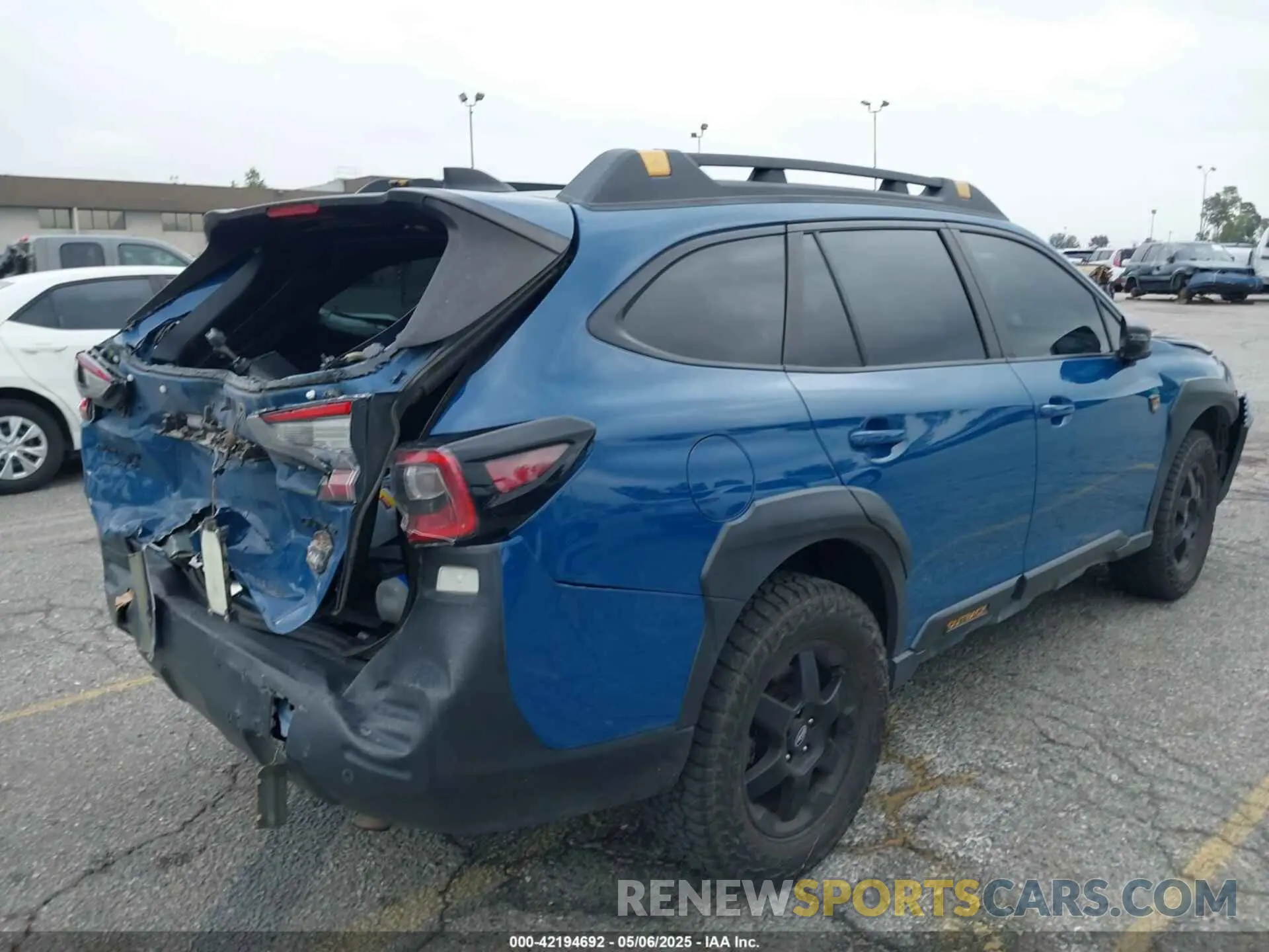 4 Photograph of a damaged car 4S4BTGUD9N3208305 SUBARU OUTBACK 2022