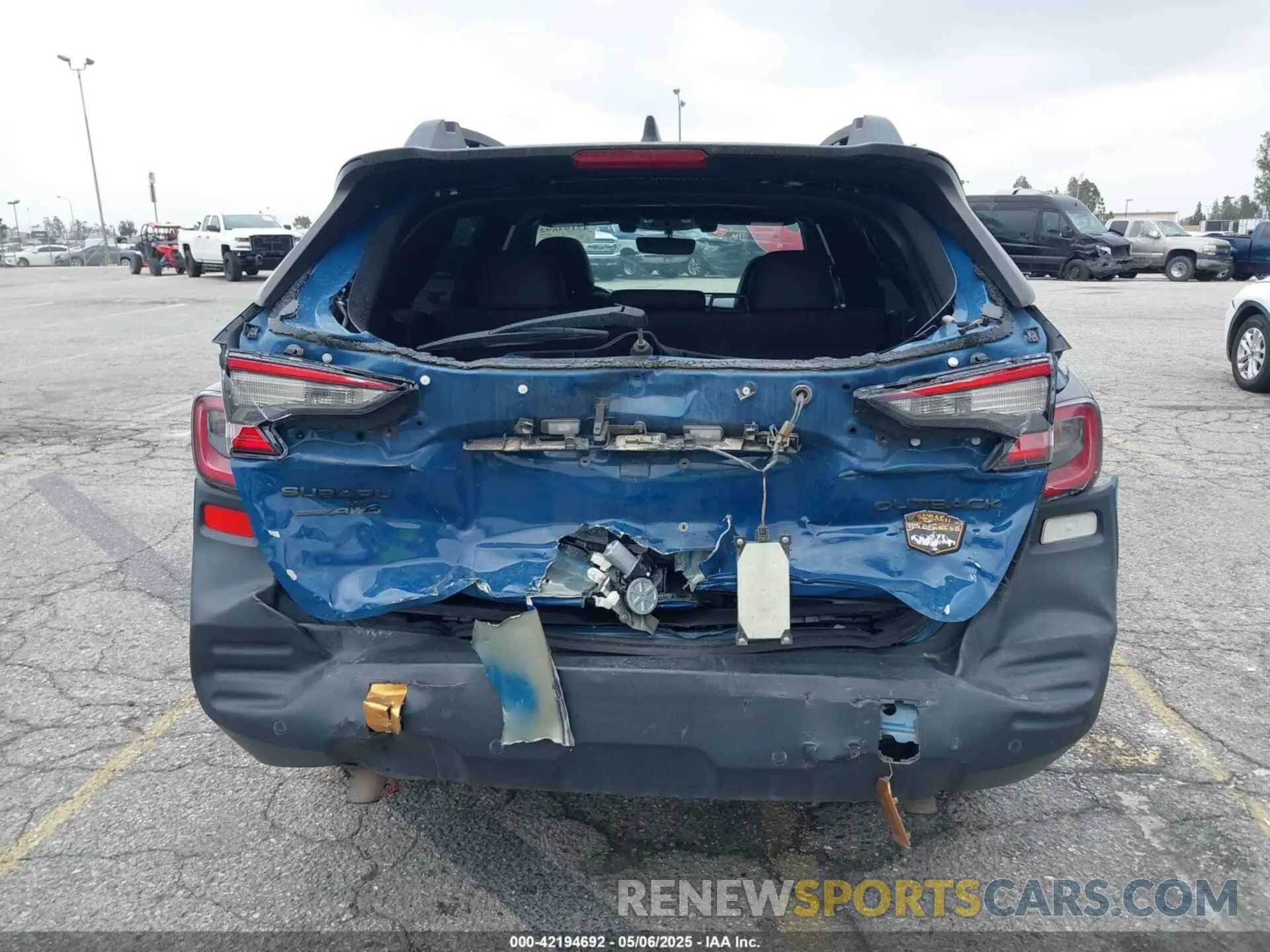 6 Photograph of a damaged car 4S4BTGUD9N3208305 SUBARU OUTBACK 2022