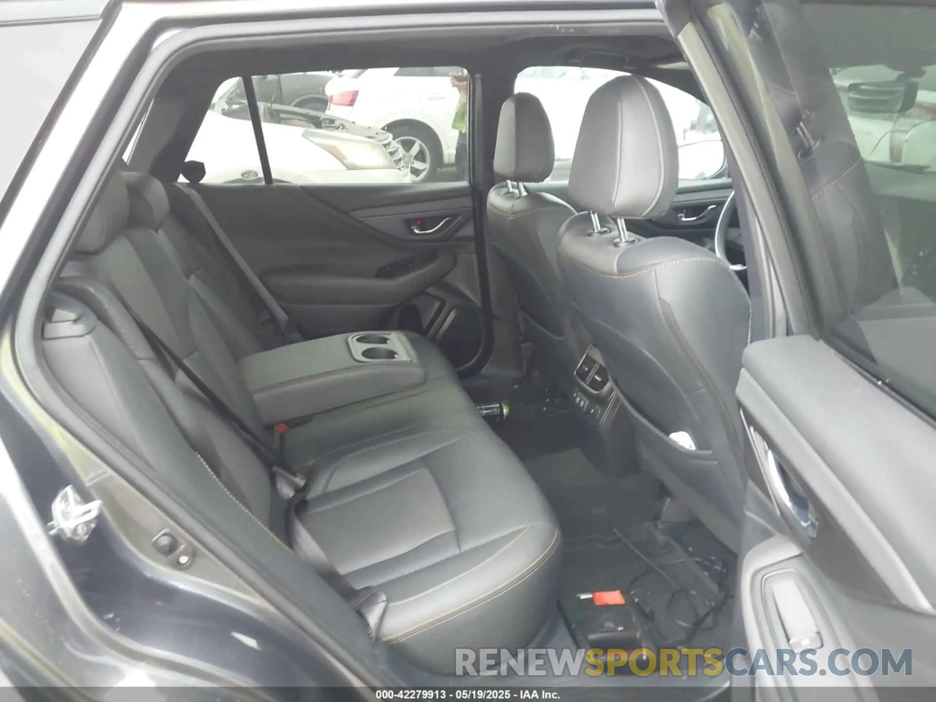8 Photograph of a damaged car 4S4BTGUDXN3139737 SUBARU OUTBACK 2022