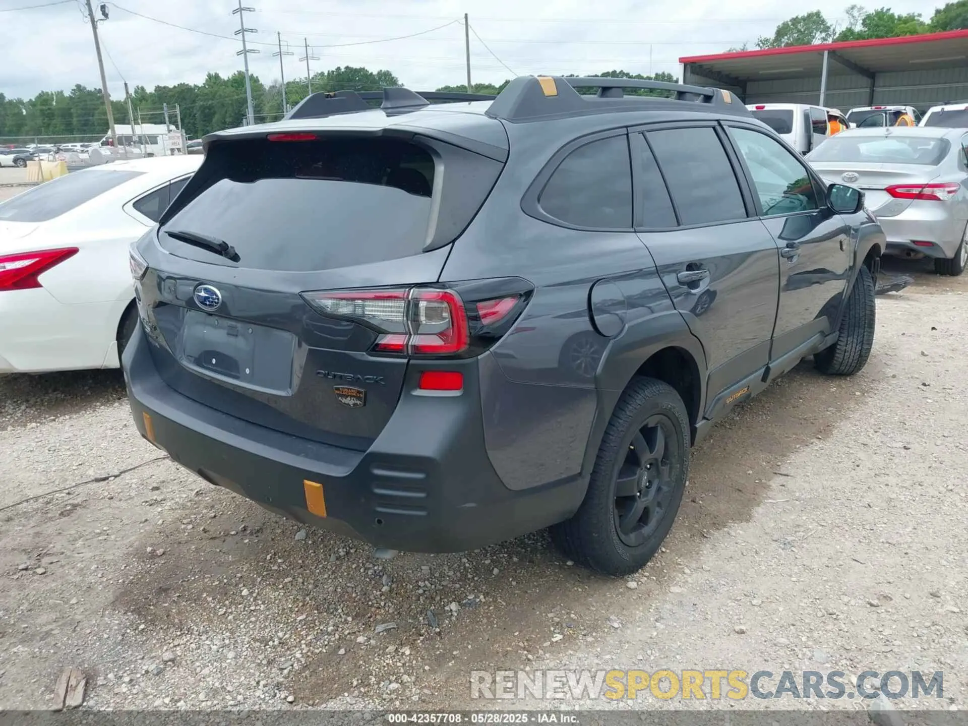 4 Photograph of a damaged car 4S4BTGUDXN3159843 SUBARU OUTBACK 2022