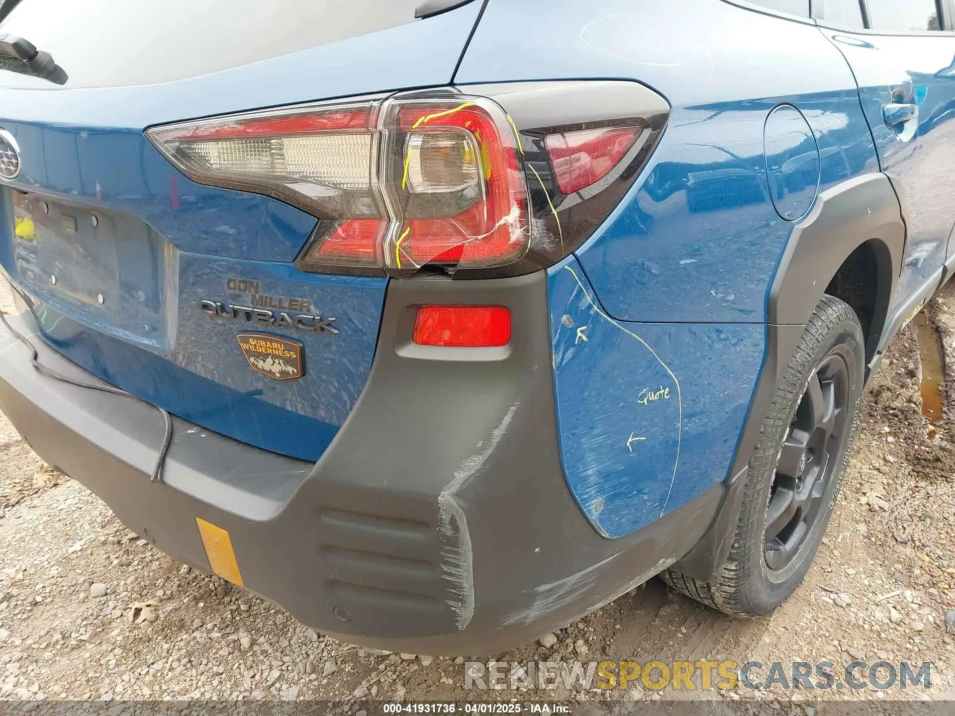 18 Photograph of a damaged car 4S4BTGUDXN3182443 SUBARU OUTBACK 2022