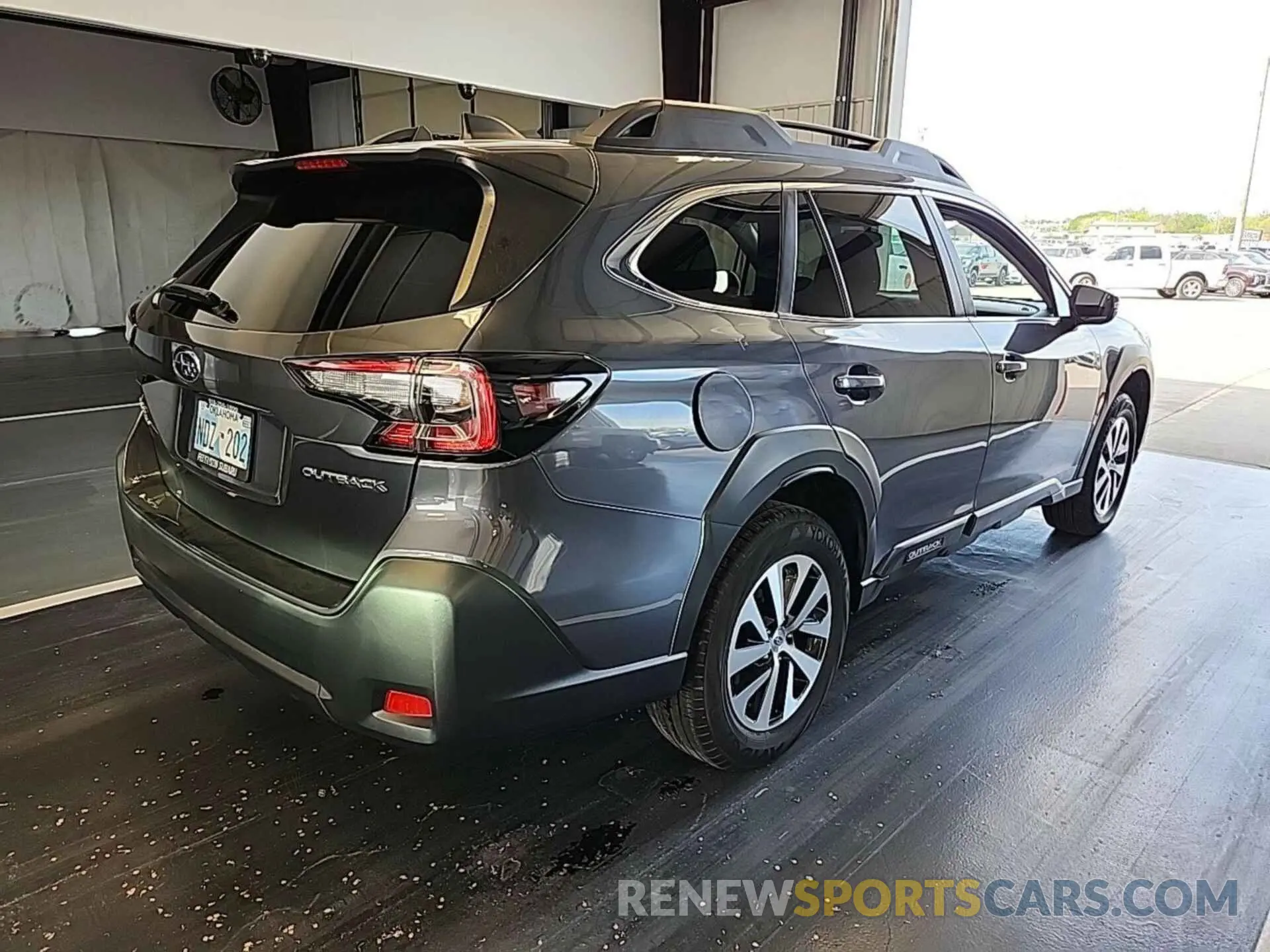 7 Photograph of a damaged car 4S4BTACC5P3128573 SUBARU OUTBACK 2023