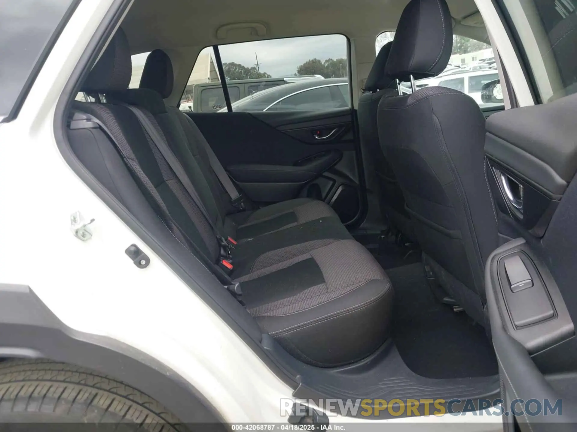 8 Photograph of a damaged car 4S4BTACC7P3128493 SUBARU OUTBACK 2023