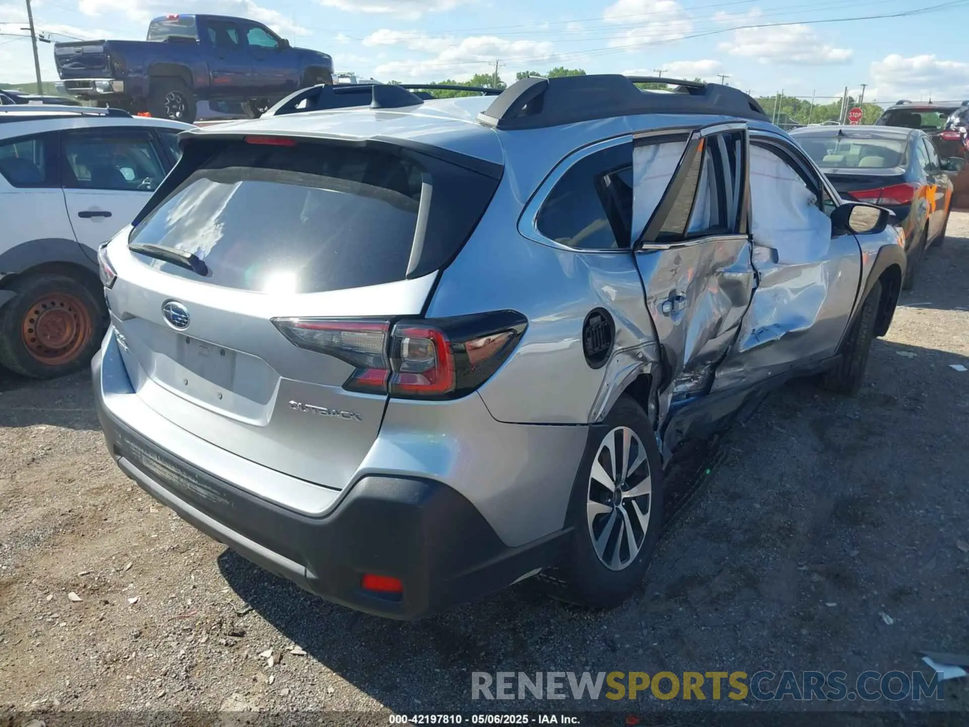 4 Photograph of a damaged car 4S4BTADC0P3187531 SUBARU OUTBACK 2023