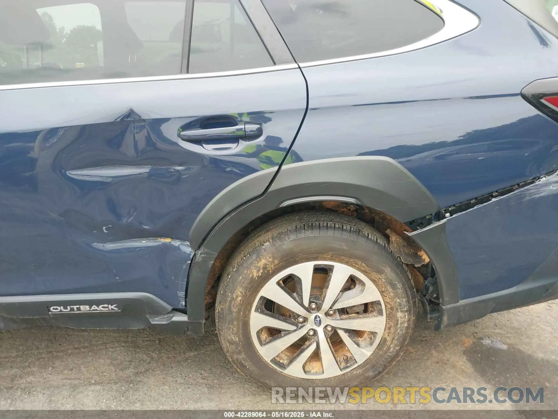 17 Photograph of a damaged car 4S4BTAFC9P3158199 SUBARU OUTBACK 2023
