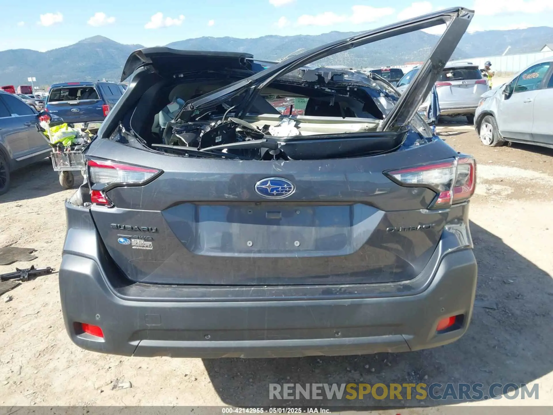 17 Photograph of a damaged car 4S4BTALC2P3157724 SUBARU OUTBACK 2023