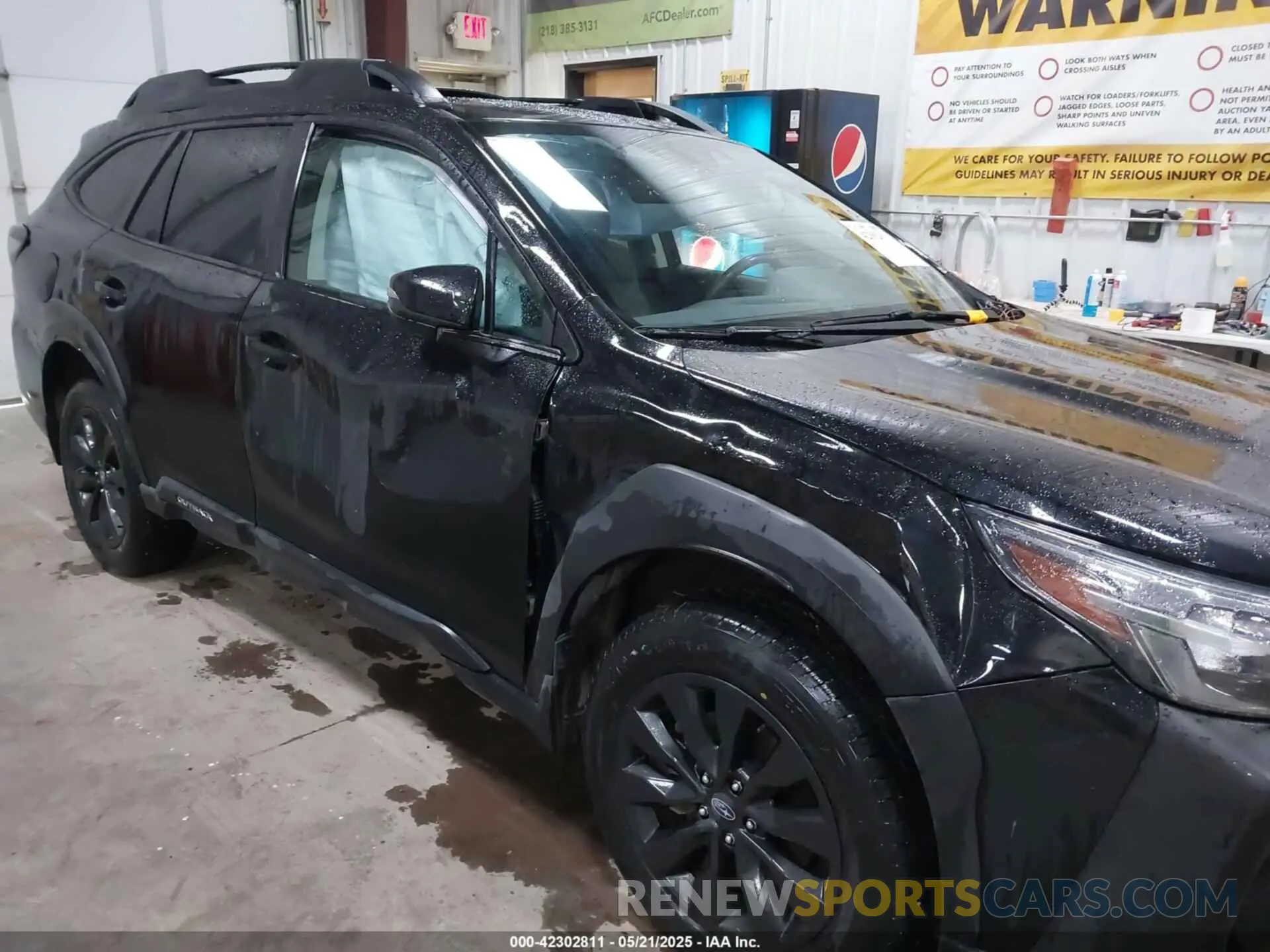 6 Photograph of a damaged car 4S4BTALC7P3219537 SUBARU OUTBACK 2023