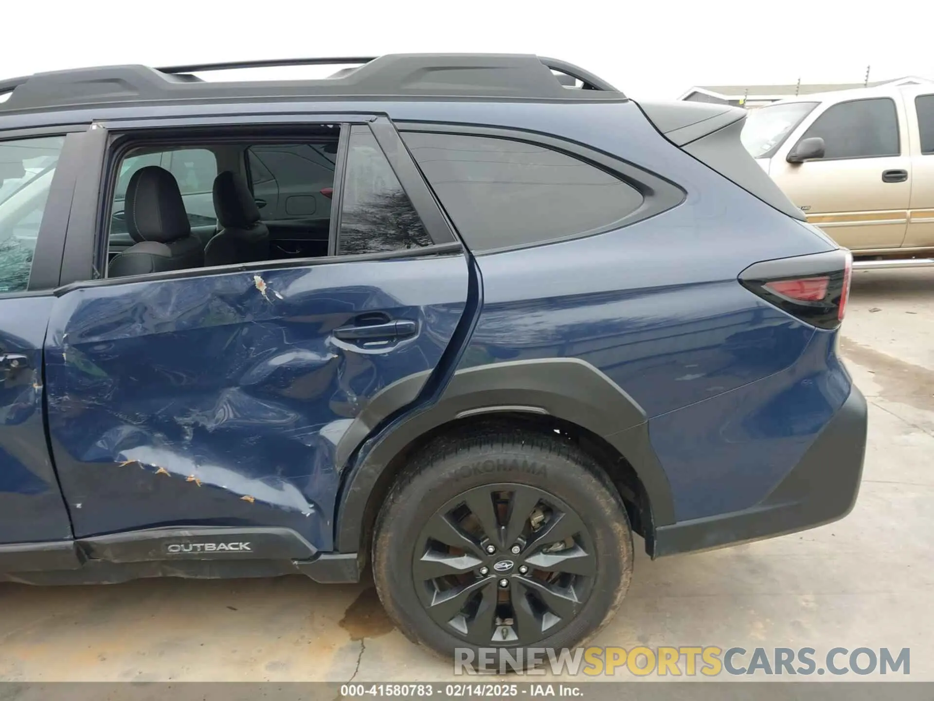 19 Photograph of a damaged car 4S4BTALCXP3212310 SUBARU OUTBACK 2023