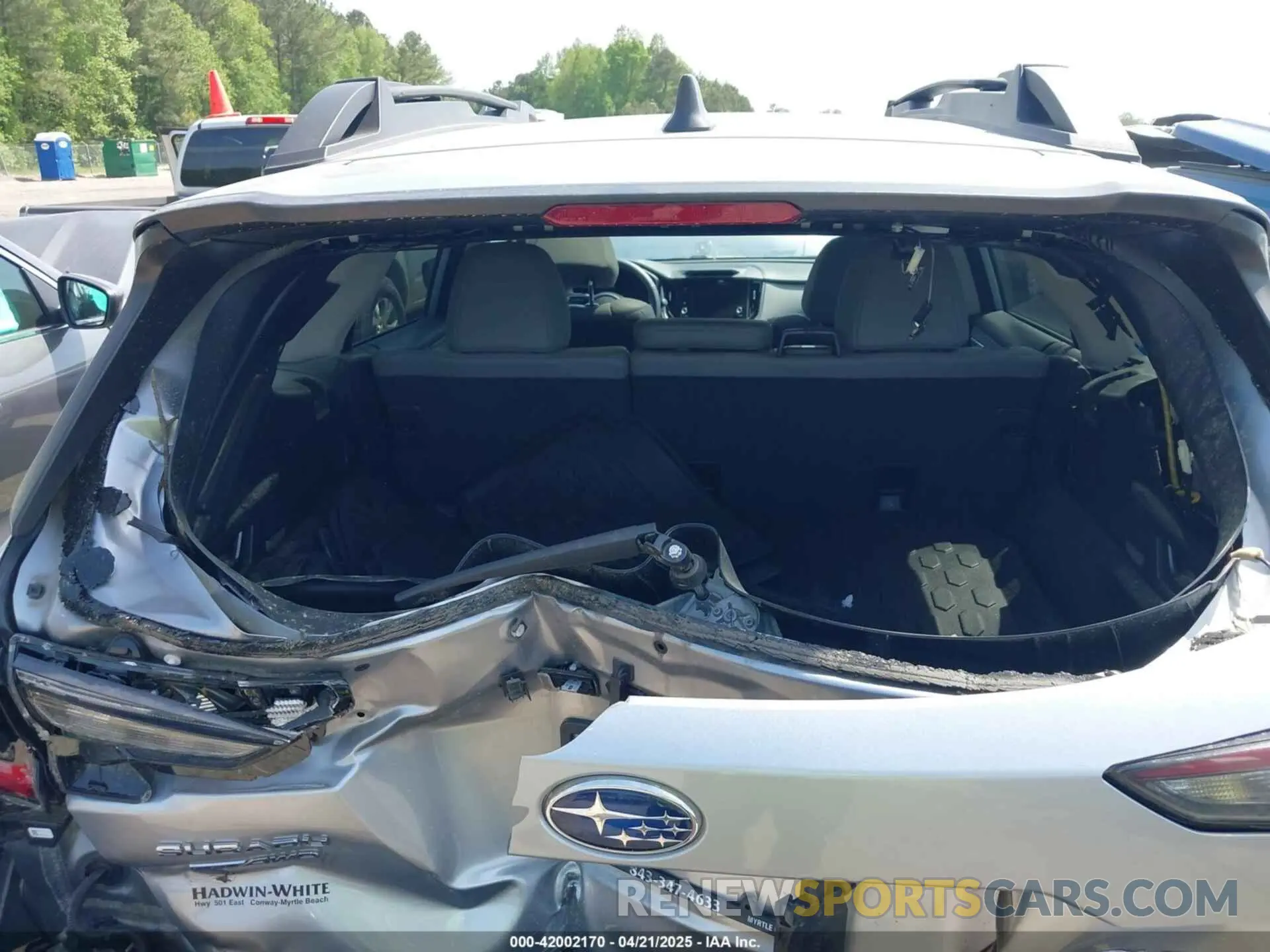 17 Photograph of a damaged car 4S4BTGND5P3120658 SUBARU OUTBACK 2023