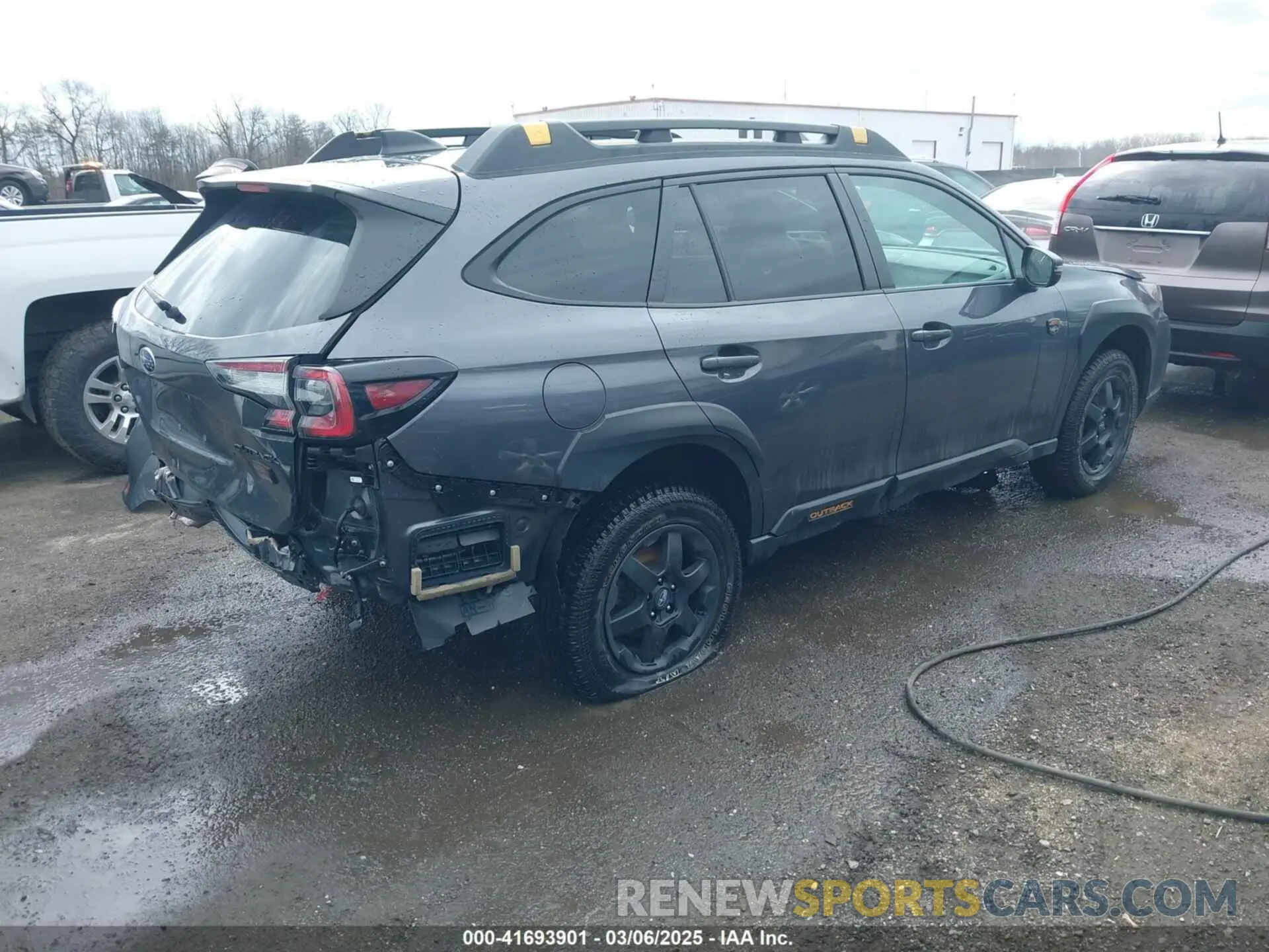 4 Photograph of a damaged car 4S4BTGUD9P3206122 SUBARU OUTBACK 2023