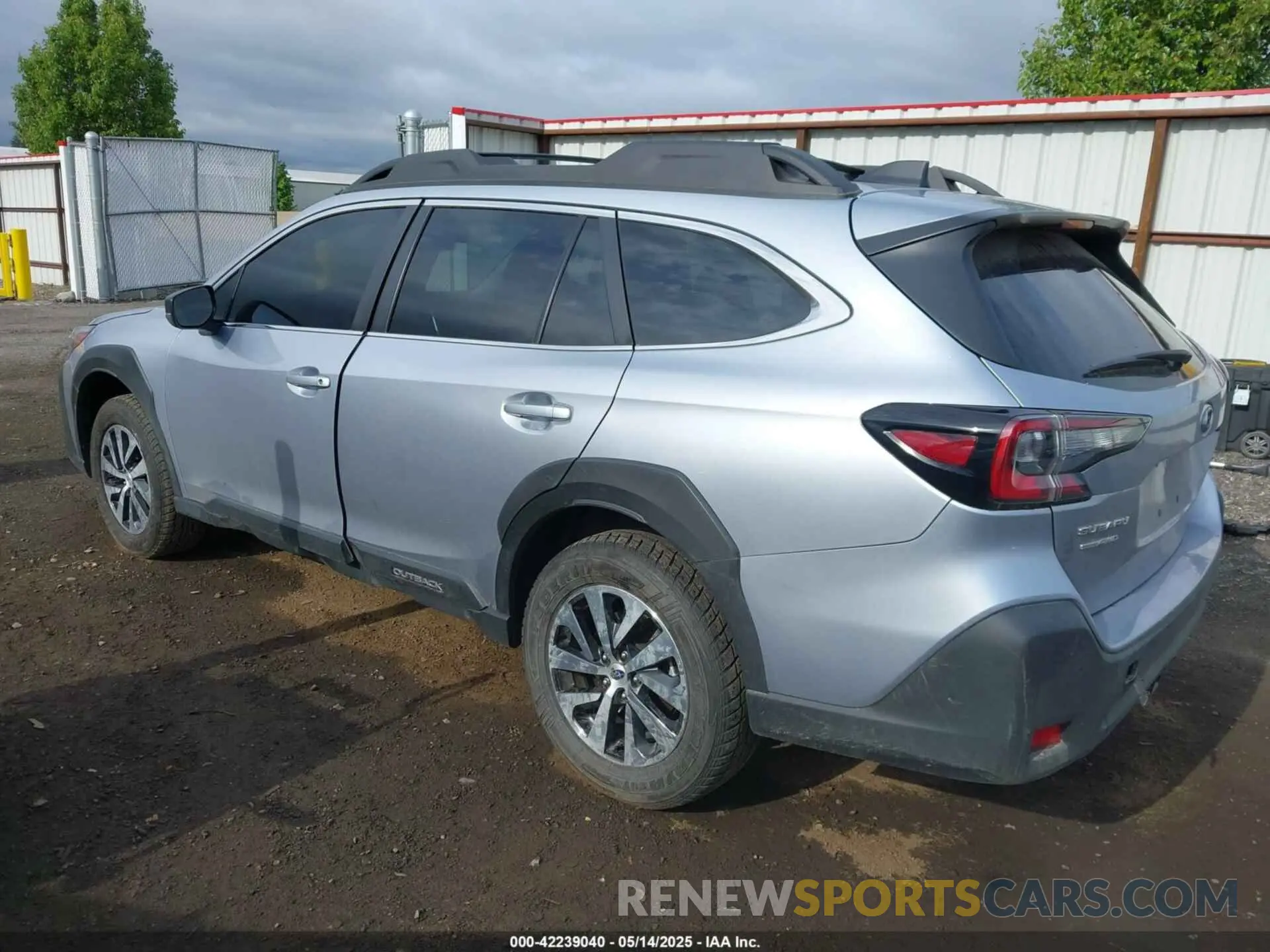 3 Photograph of a damaged car 4S4BTAAC4R3111706 SUBARU OUTBACK 2024