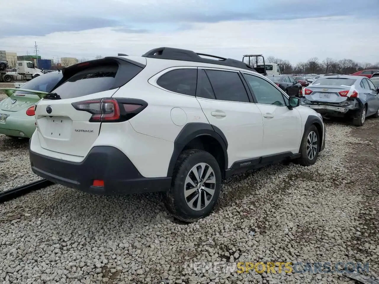 3 Photograph of a damaged car 4S4BTACC0R3205336 SUBARU OUTBACK 2024