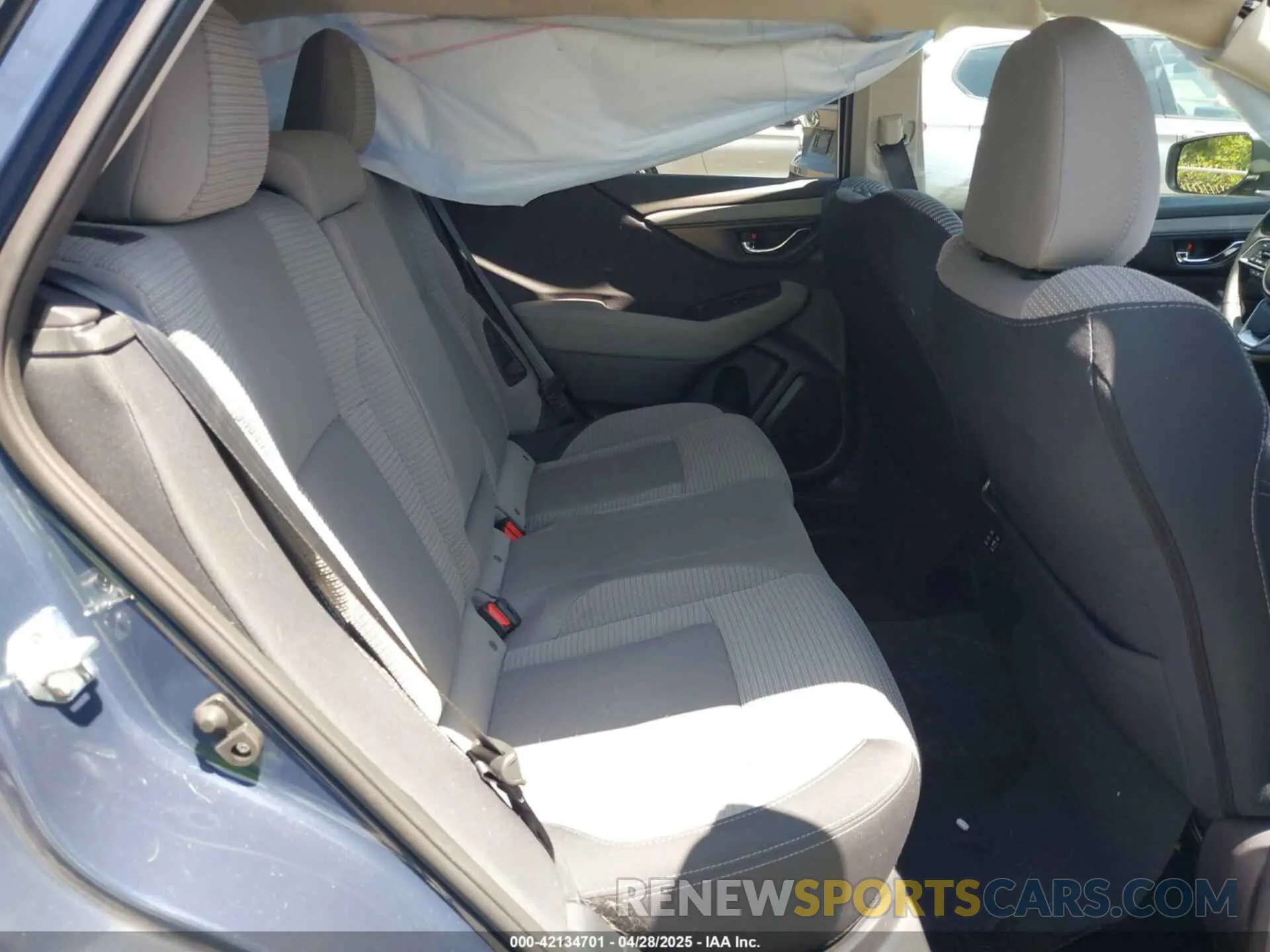 8 Photograph of a damaged car 4S4BTACC6R3241239 SUBARU OUTBACK 2024