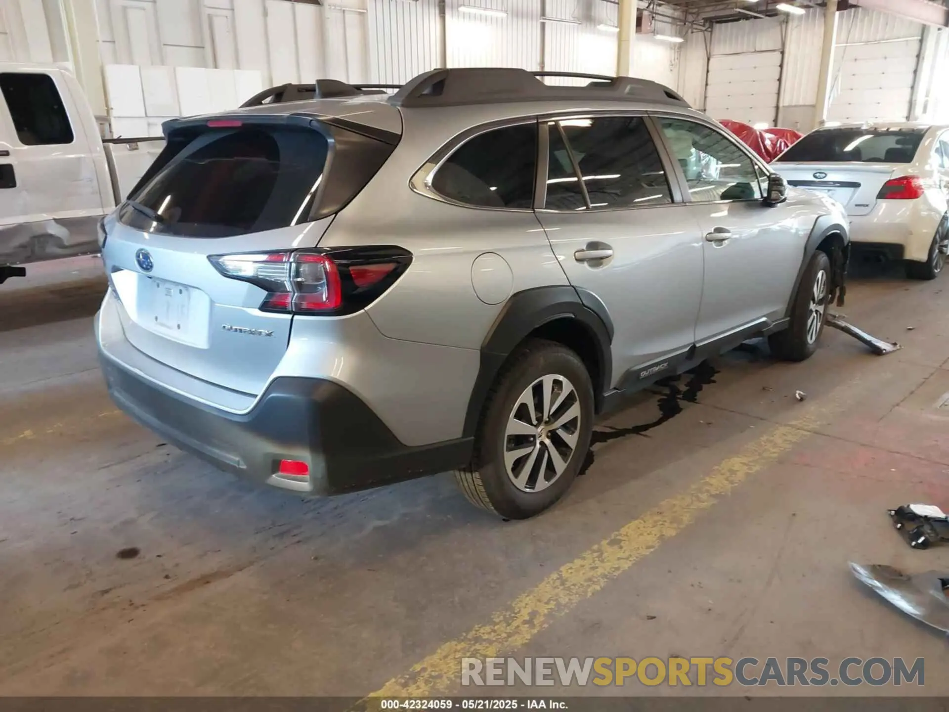 4 Photograph of a damaged car 4S4BTACC9R3154872 SUBARU OUTBACK 2024