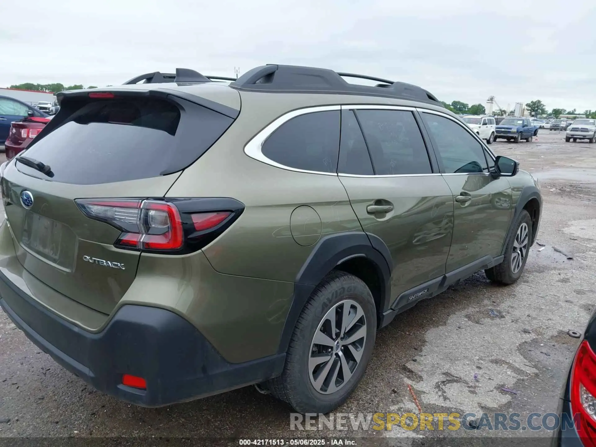 4 Photograph of a damaged car 4S4BTACC9R3286210 SUBARU OUTBACK 2024