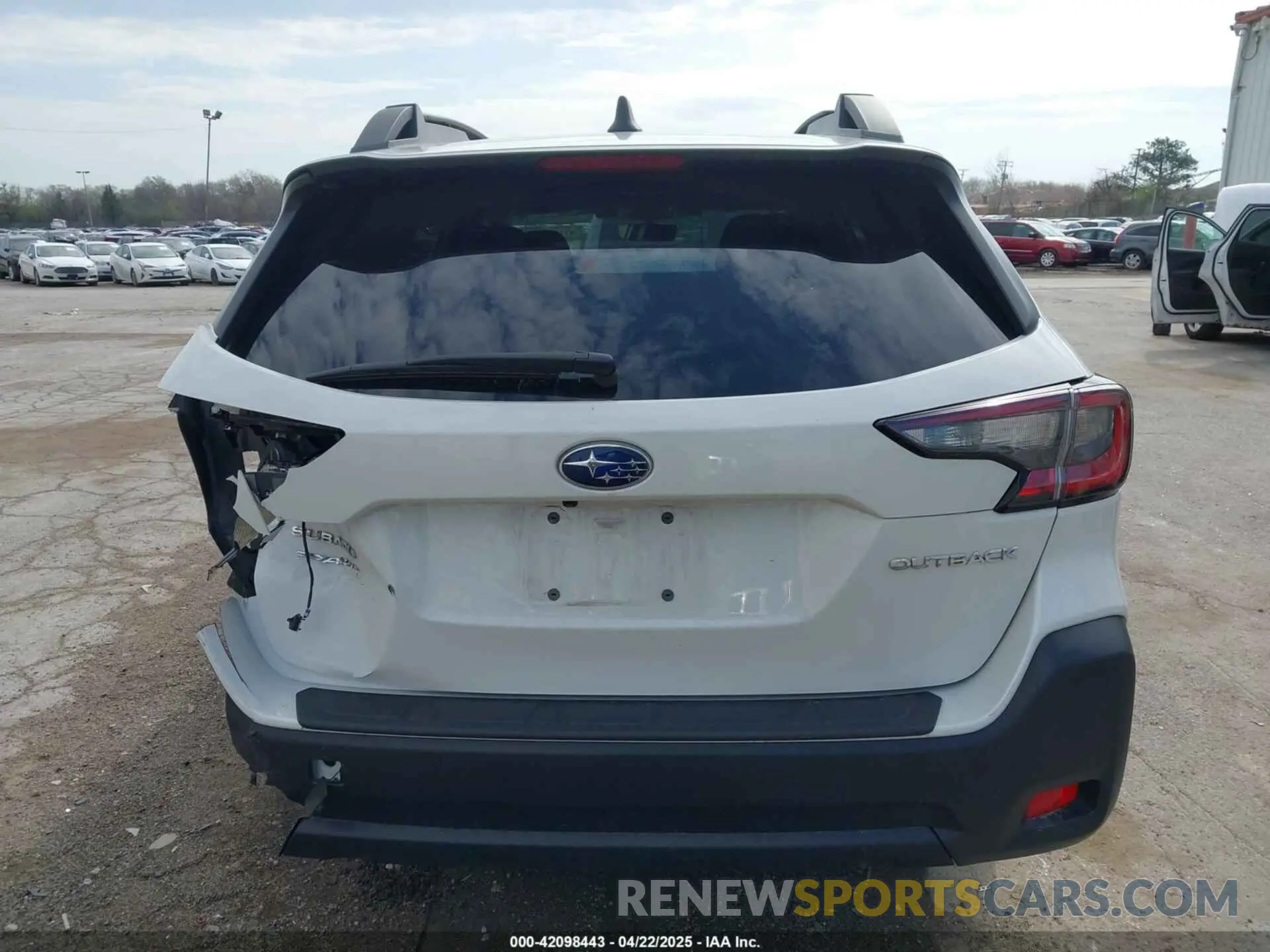 17 Photograph of a damaged car 4S4BTAFC2R3143515 SUBARU OUTBACK 2024
