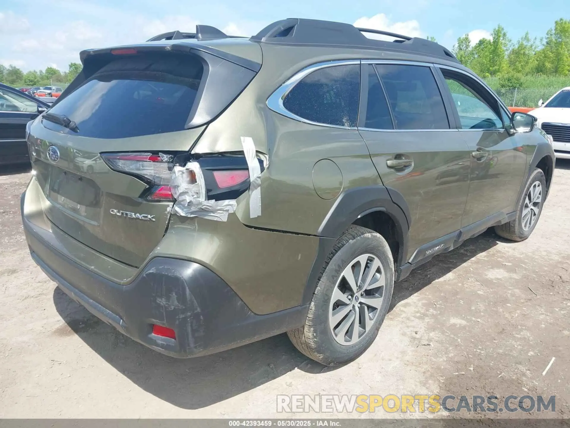 4 Photograph of a damaged car 4S4BTAFC2R3189619 SUBARU OUTBACK 2024