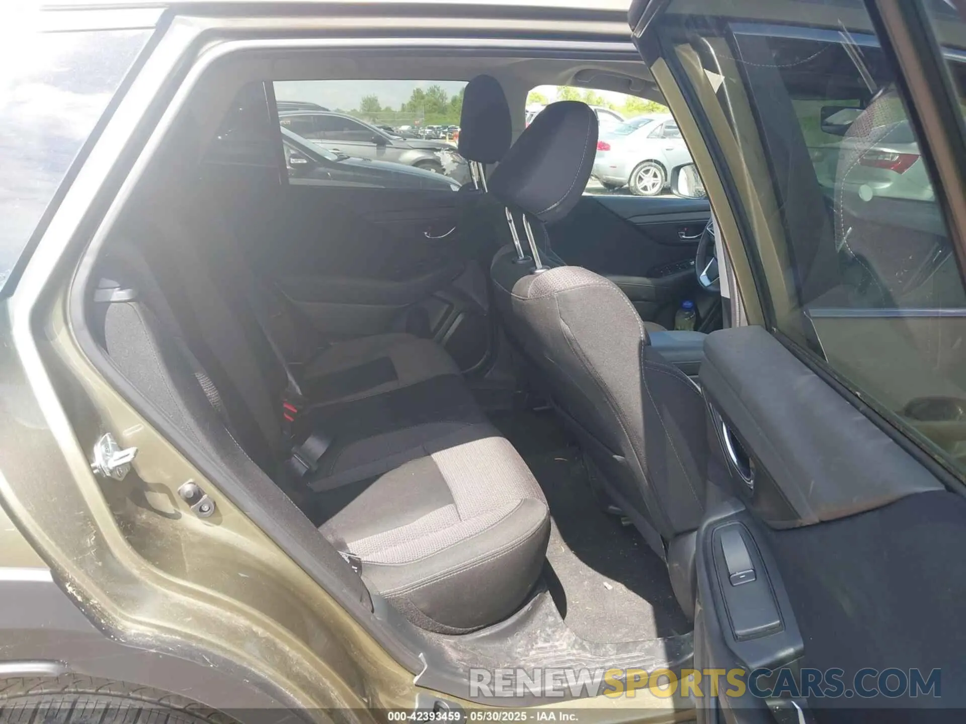 8 Photograph of a damaged car 4S4BTAFC2R3189619 SUBARU OUTBACK 2024