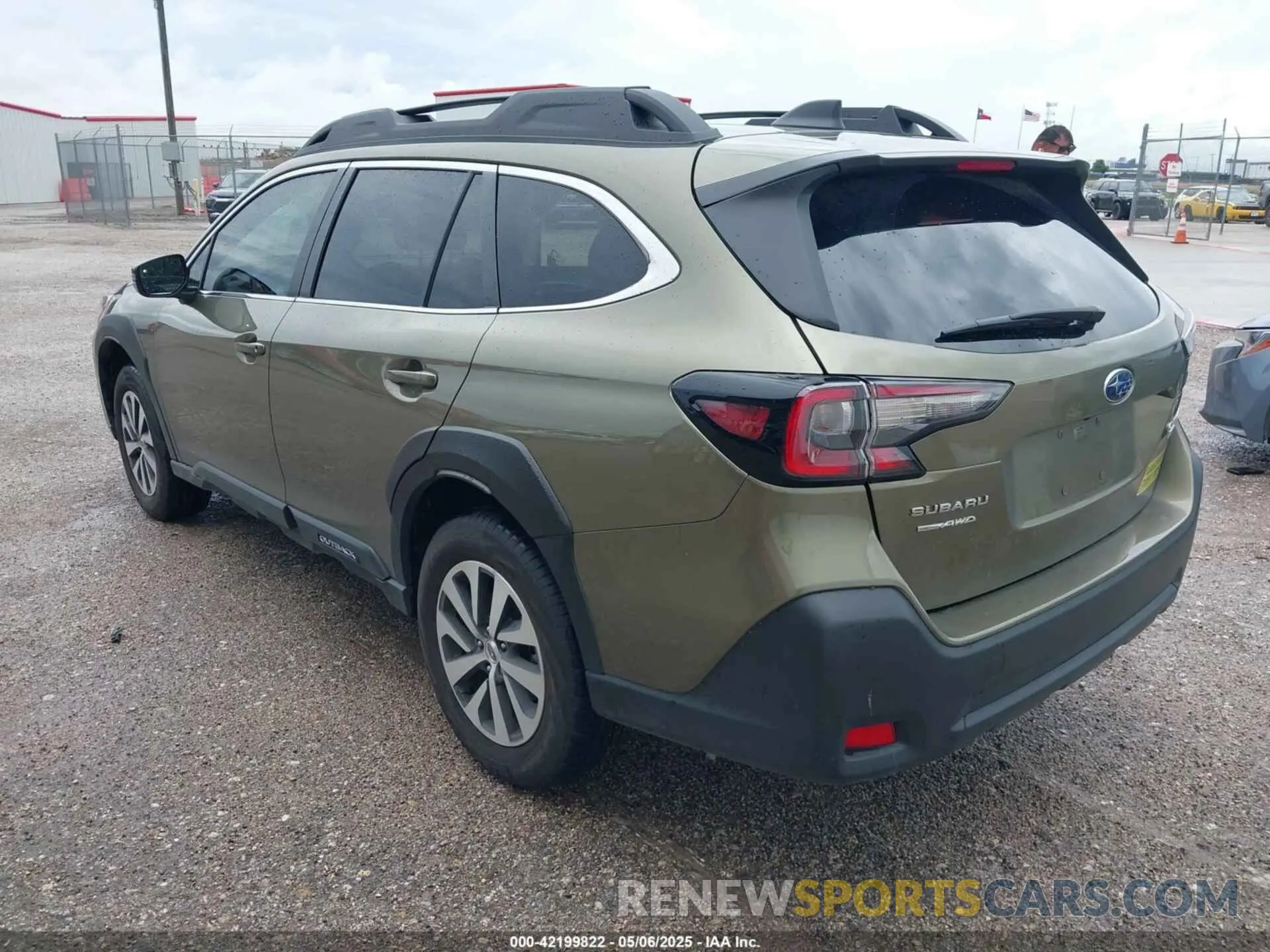 3 Photograph of a damaged car 4S4BTAFC3R3282634 SUBARU OUTBACK 2024