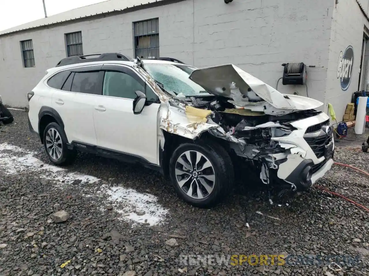 4 Photograph of a damaged car 4S4BTANC1R3201194 SUBARU OUTBACK 2024