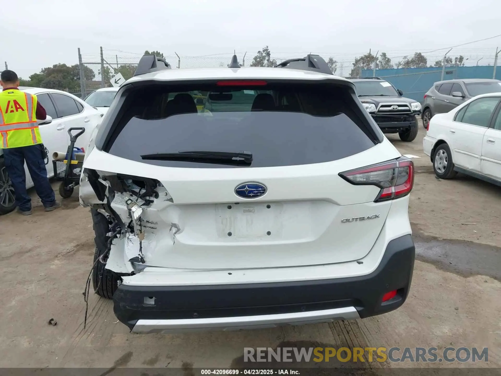17 Photograph of a damaged car 4S4BTANC3R3183376 SUBARU OUTBACK 2024