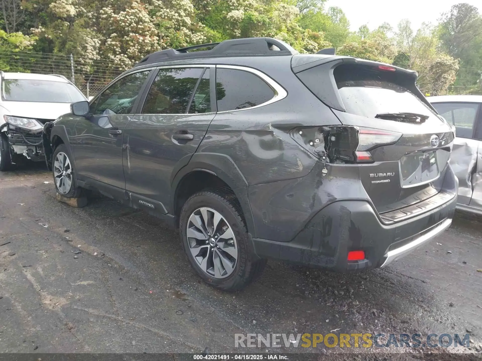 3 Photograph of a damaged car 4S4BTANC9R3135719 SUBARU OUTBACK 2024