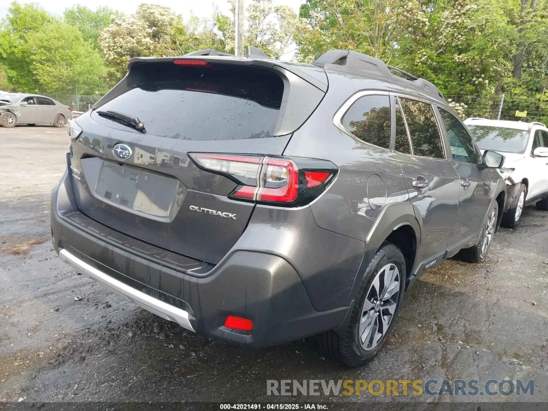 4 Photograph of a damaged car 4S4BTANC9R3135719 SUBARU OUTBACK 2024
