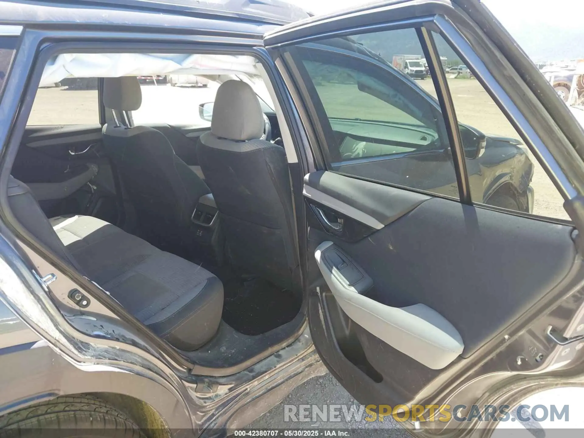 8 Photograph of a damaged car 4S4BTADC3S3187368 SUBARU OUTBACK 2025