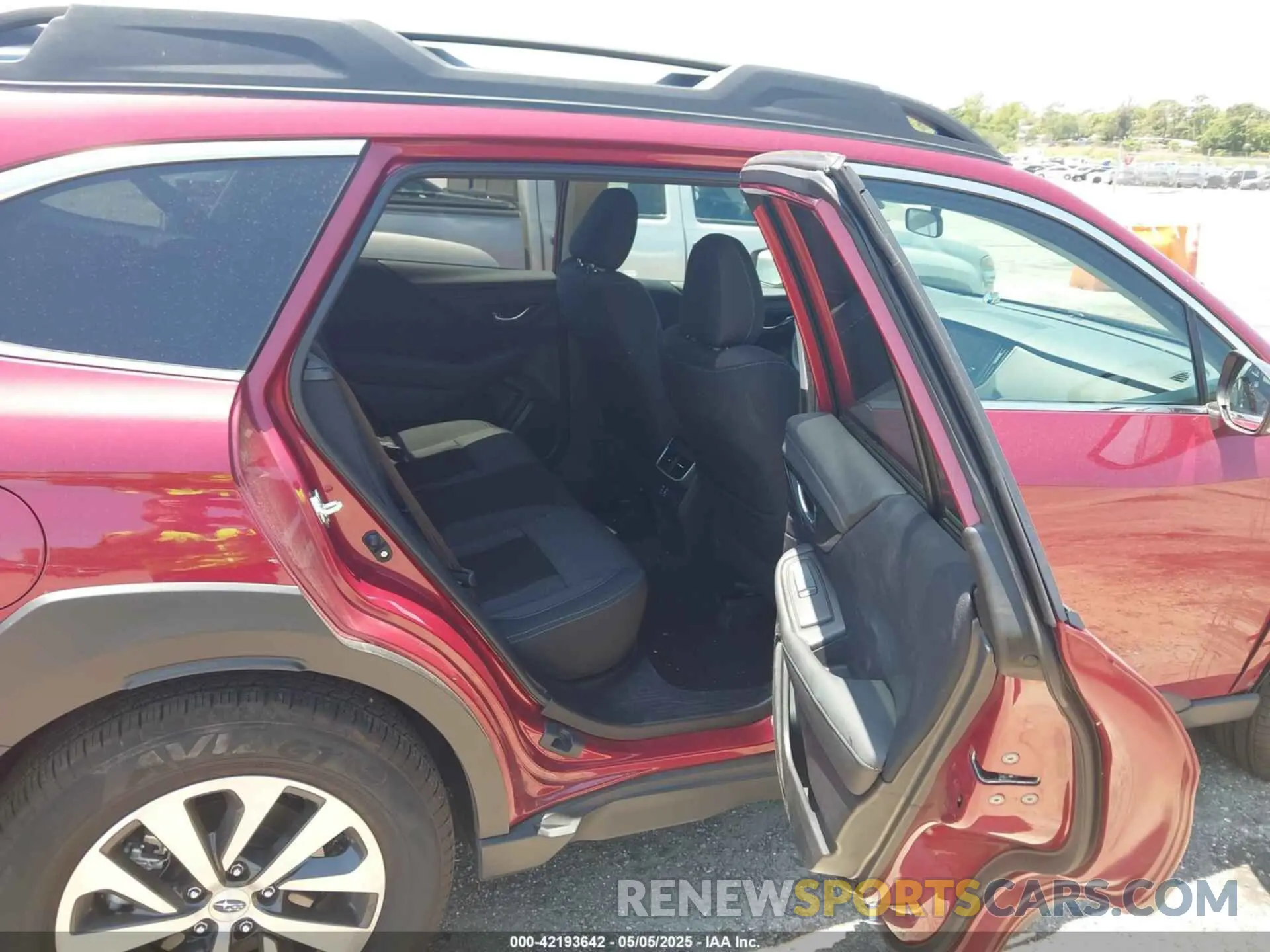 8 Photograph of a damaged car 4S4BTADC4S3163354 SUBARU OUTBACK 2025