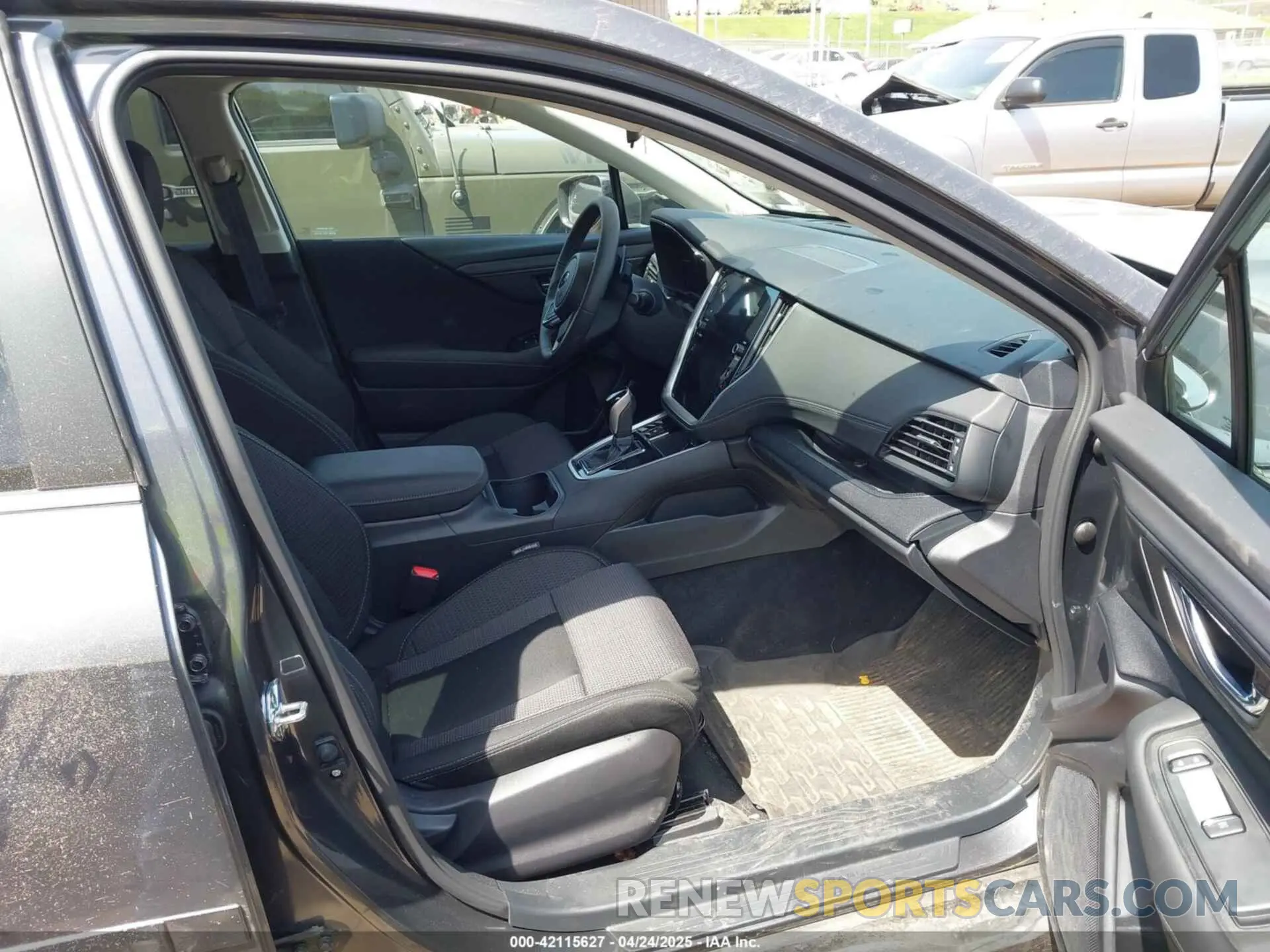 5 Photograph of a damaged car 4S4BTADC5S3211153 SUBARU OUTBACK 2025